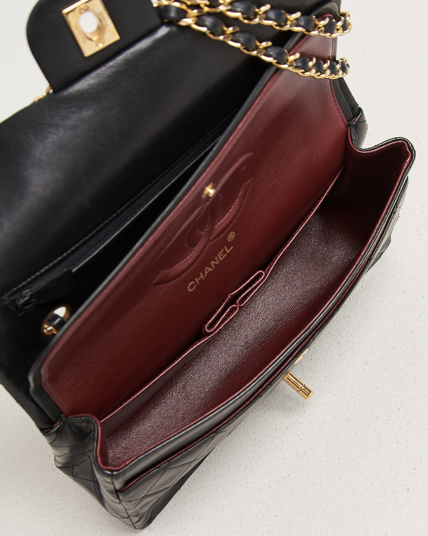 Heren | Chanel Pre-Owned Classic Medium Double Flap Bag Lambskin Black | Chanel Pre-Owned | Classic Medium Double Flap Bag Lambskin Black