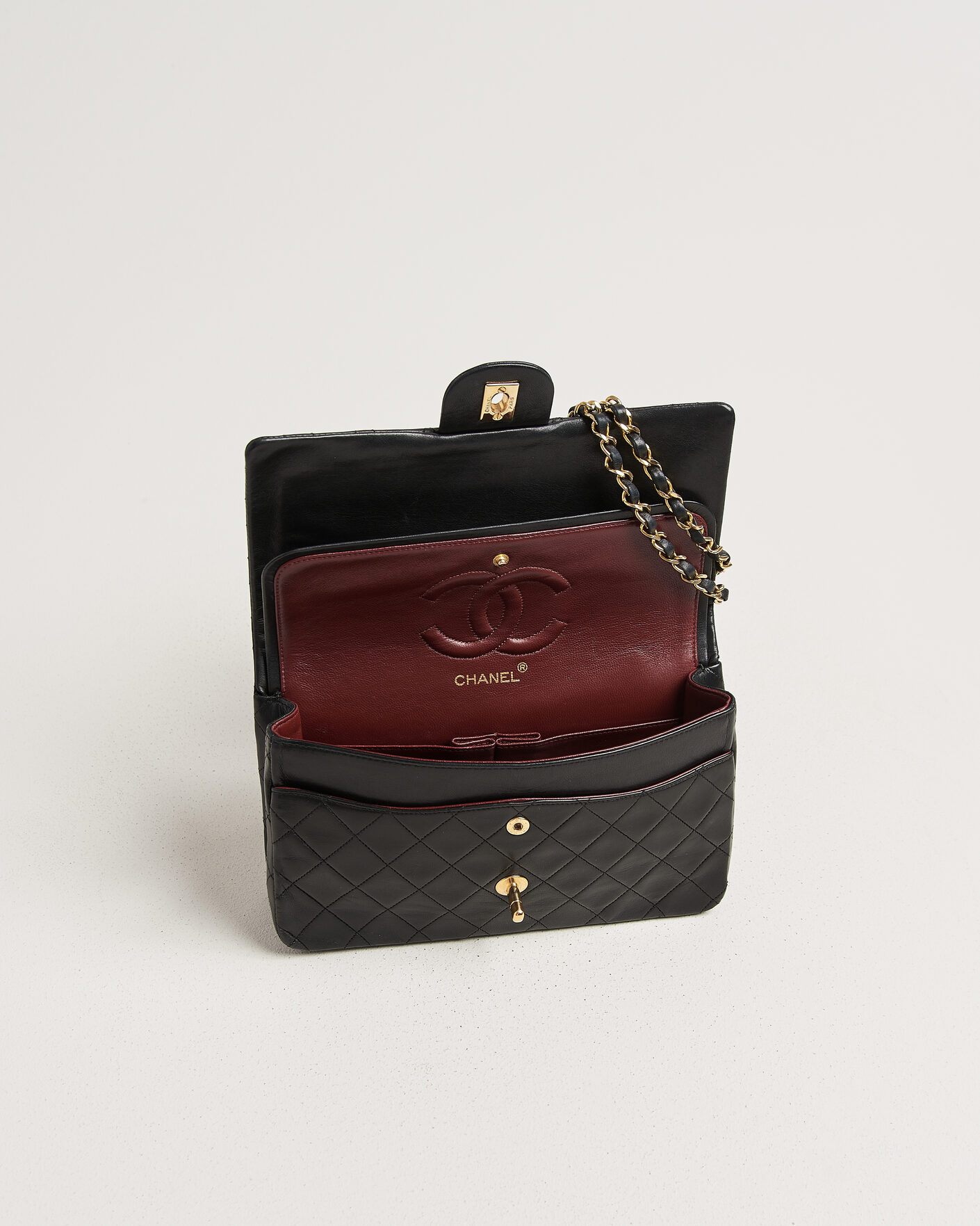 Heren | Pre-Owned & Vintage Bags | Chanel Pre-Owned | Classic Medium Double Flap Bag Lambskin Black