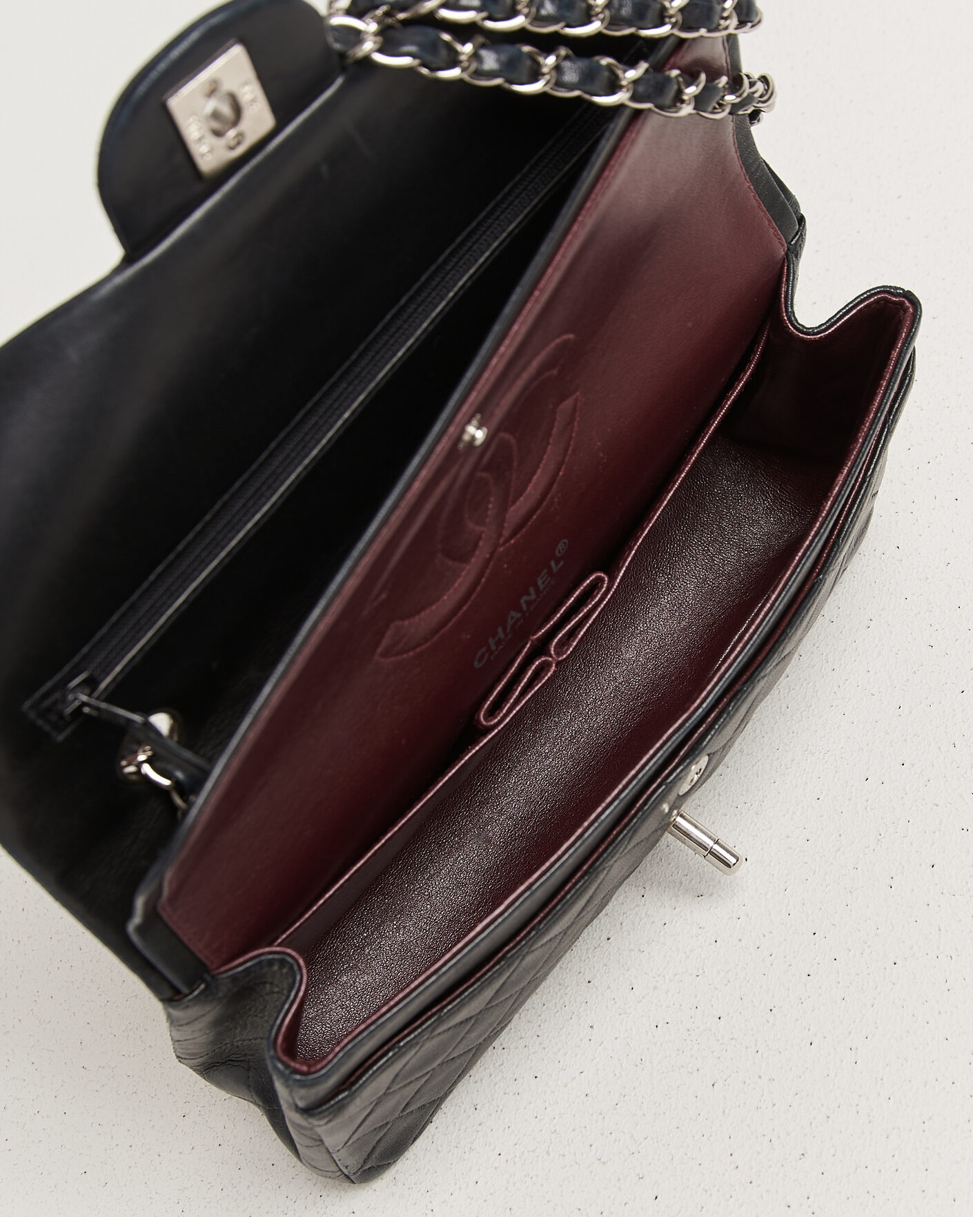 Heren | Pre-Owned & Vintage Bags | Chanel Pre-Owned | Classic Medium Double Flap Bag Lambskin Black