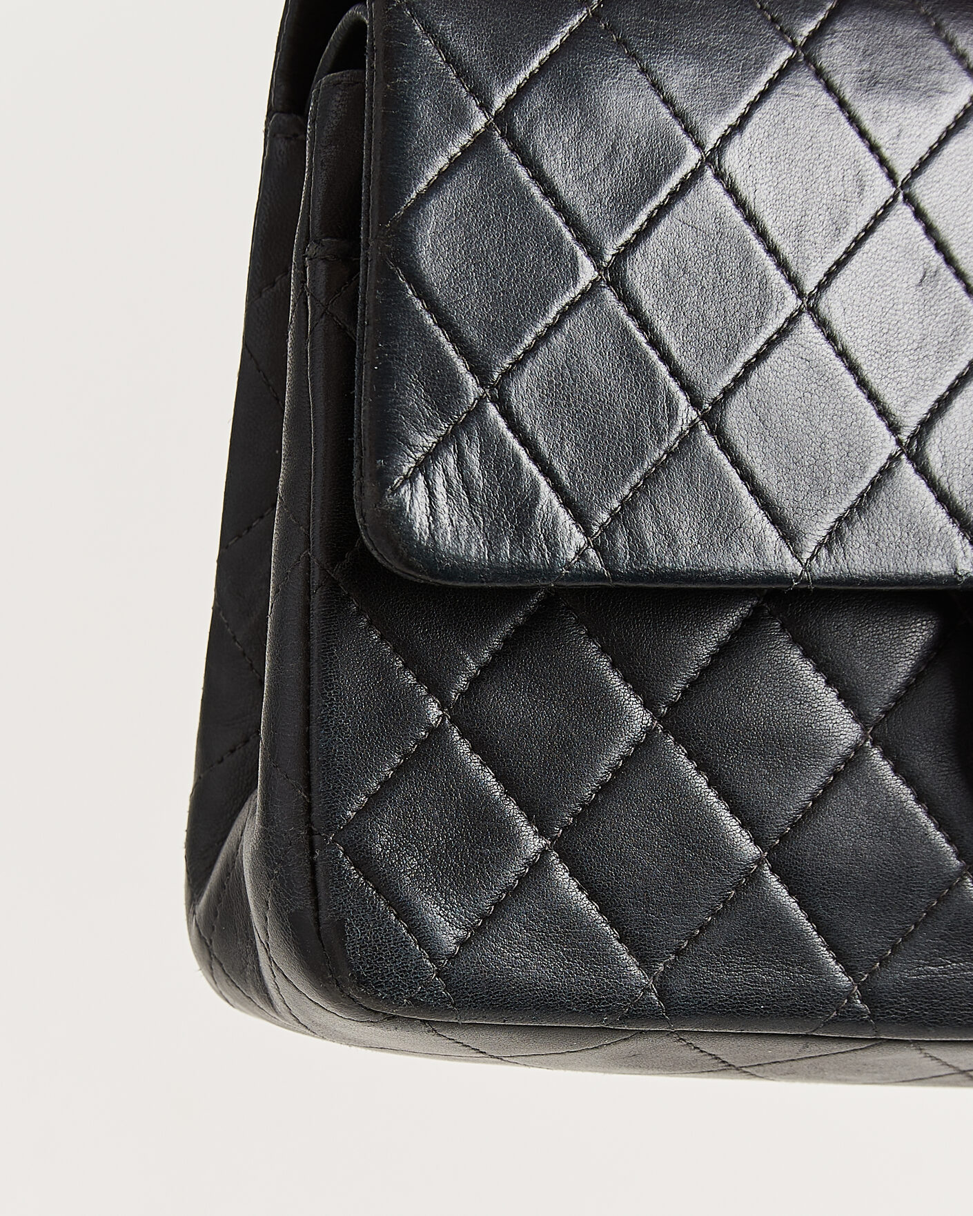 Heren | Pre-Owned & Vintage Bags | Chanel Pre-Owned | Classic Medium Double Flap Bag Lambskin Black