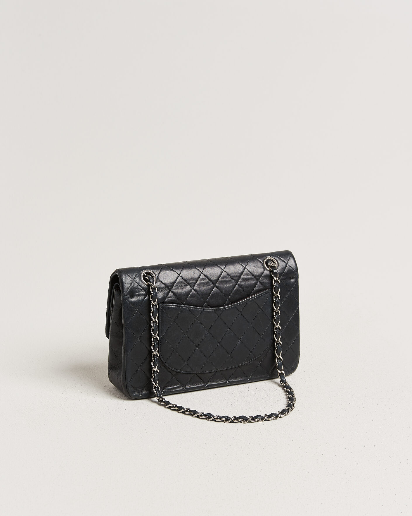 Heren | Pre-Owned & Vintage Bags | Chanel Pre-Owned | Classic Medium Double Flap Bag Lambskin Black