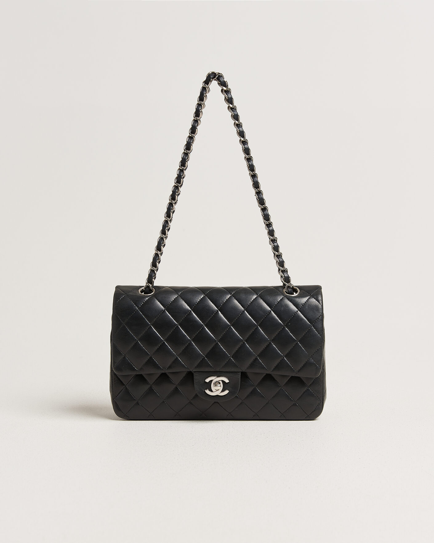 Heren | Pre-Owned & Vintage Bags | Chanel Pre-Owned | Classic Medium Double Flap Bag Lambskin Black