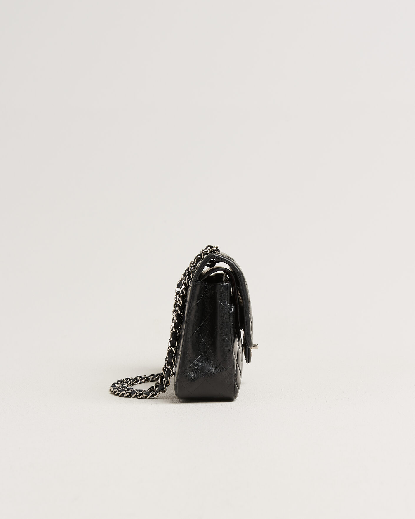 Heren | Pre-Owned & Vintage Bags | Chanel Pre-Owned | Classic Medium Double Flap Bag Lambskin Black
