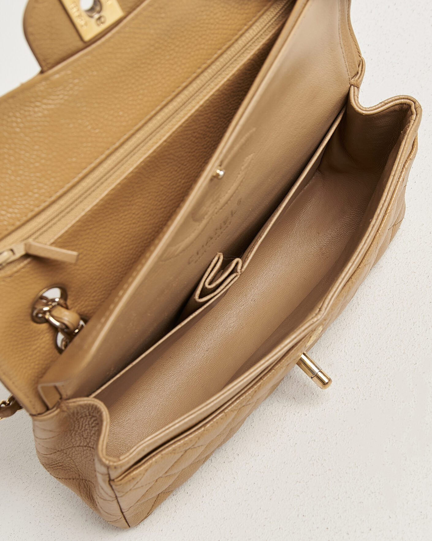 Heren | Pre-Owned & Vintage Bags | Chanel Pre-Owned | Classic Small Double Flap Bag Caviar Leather Beige