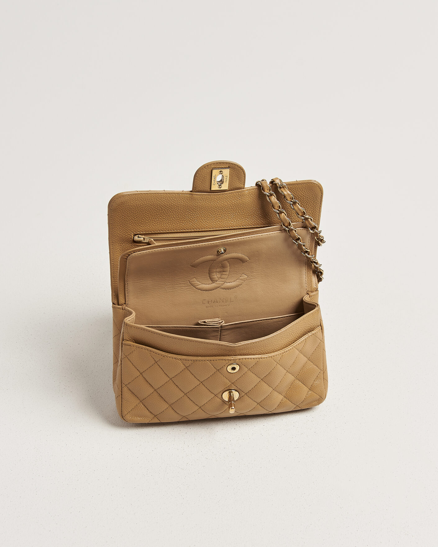 Heren | Pre-Owned & Vintage Bags | Chanel Pre-Owned | Classic Small Double Flap Bag Caviar Leather Beige
