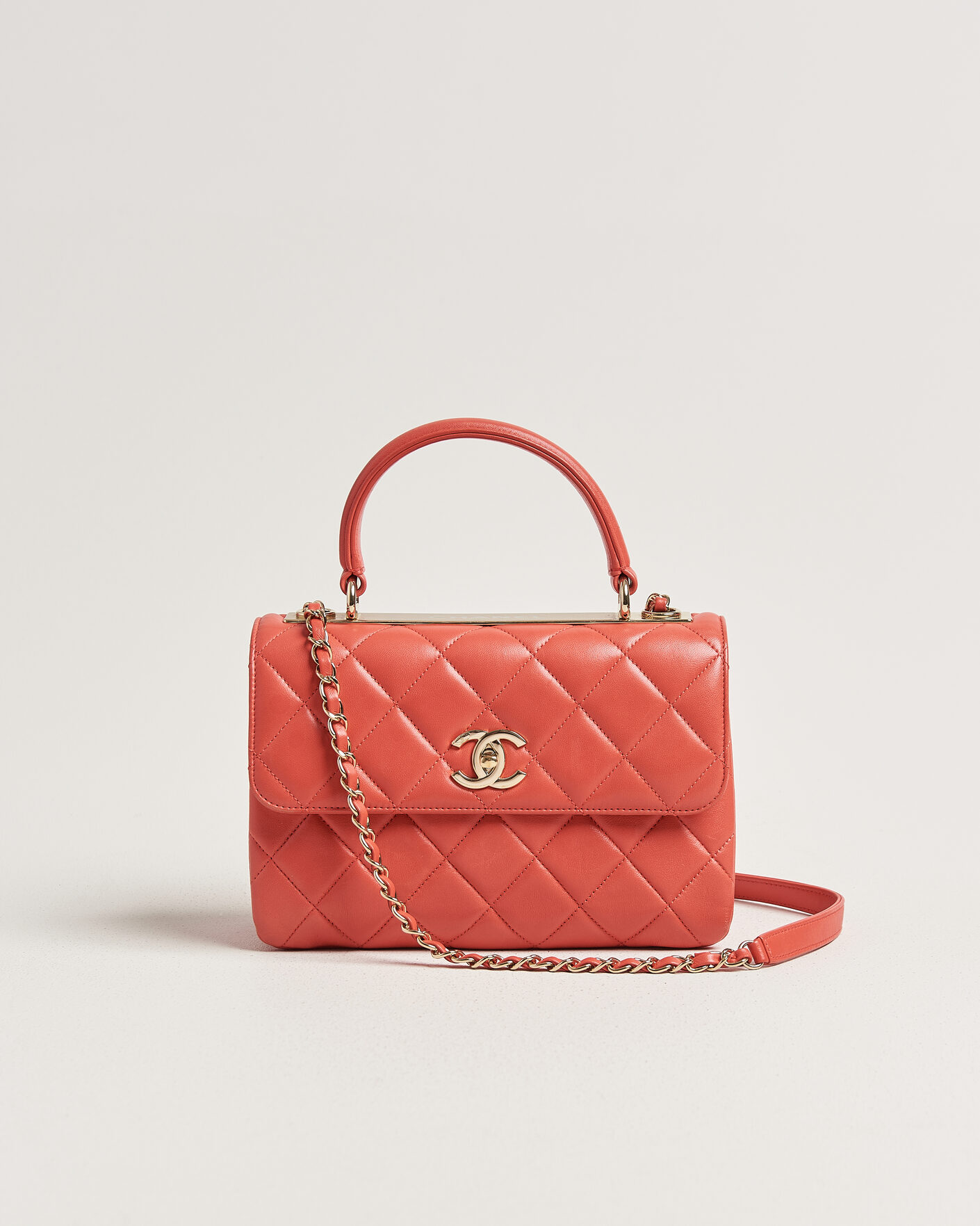 Heren | Pre-Owned & Vintage Bags | Chanel Pre-Owned | Trendy CC Top Handle Bag Coral