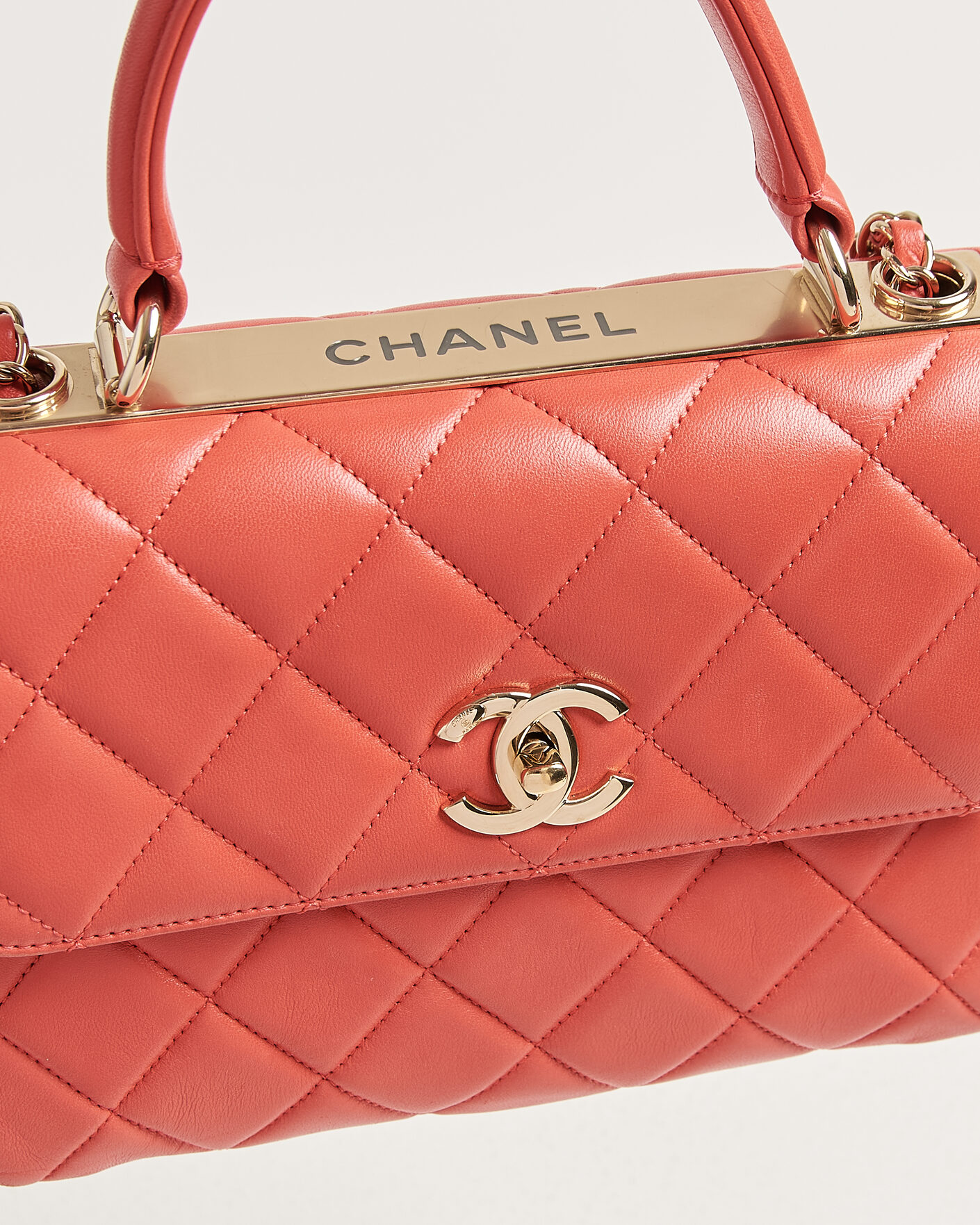 Heren | Pre-Owned & Vintage Bags | Chanel Pre-Owned | Trendy CC Top Handle Bag Coral