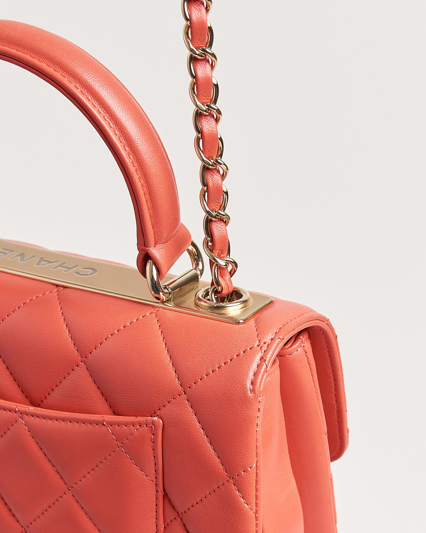 Heren | Pre-Owned & Vintage Bags | Chanel Pre-Owned | Trendy CC Top Handle Bag Coral