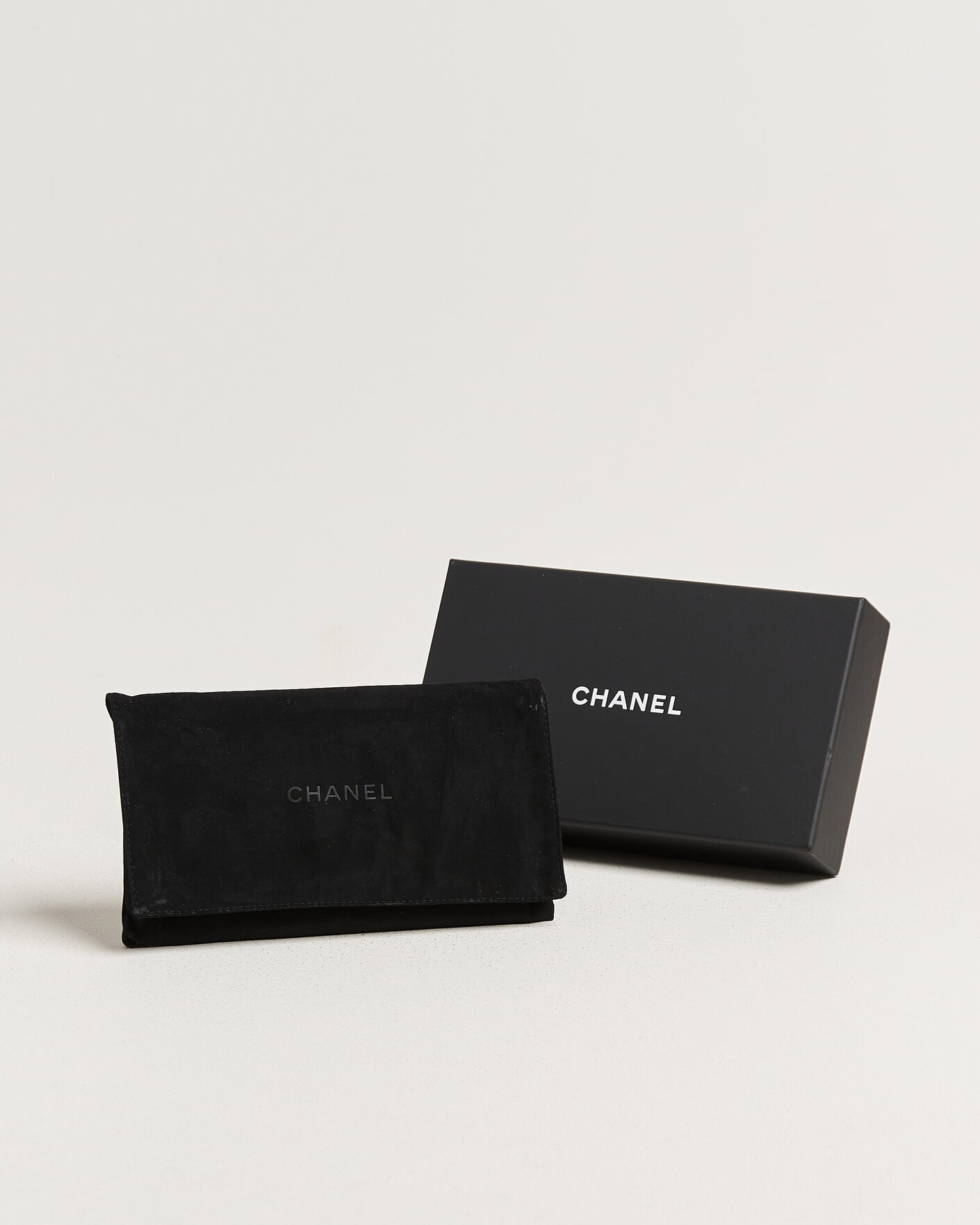 Heren | Pre-Owned & Vintage Bags | Chanel Pre-Owned | Classic Trifold Flap Wallet Caviar Leather Black