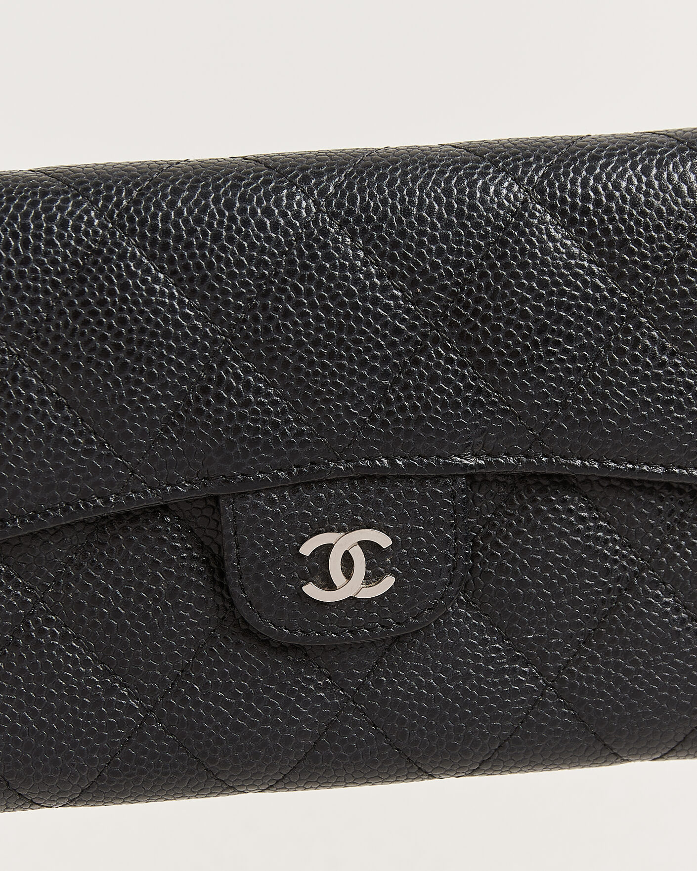 Heren | Pre-Owned & Vintage Bags | Chanel Pre-Owned | Classic Trifold Flap Wallet Caviar Leather Black