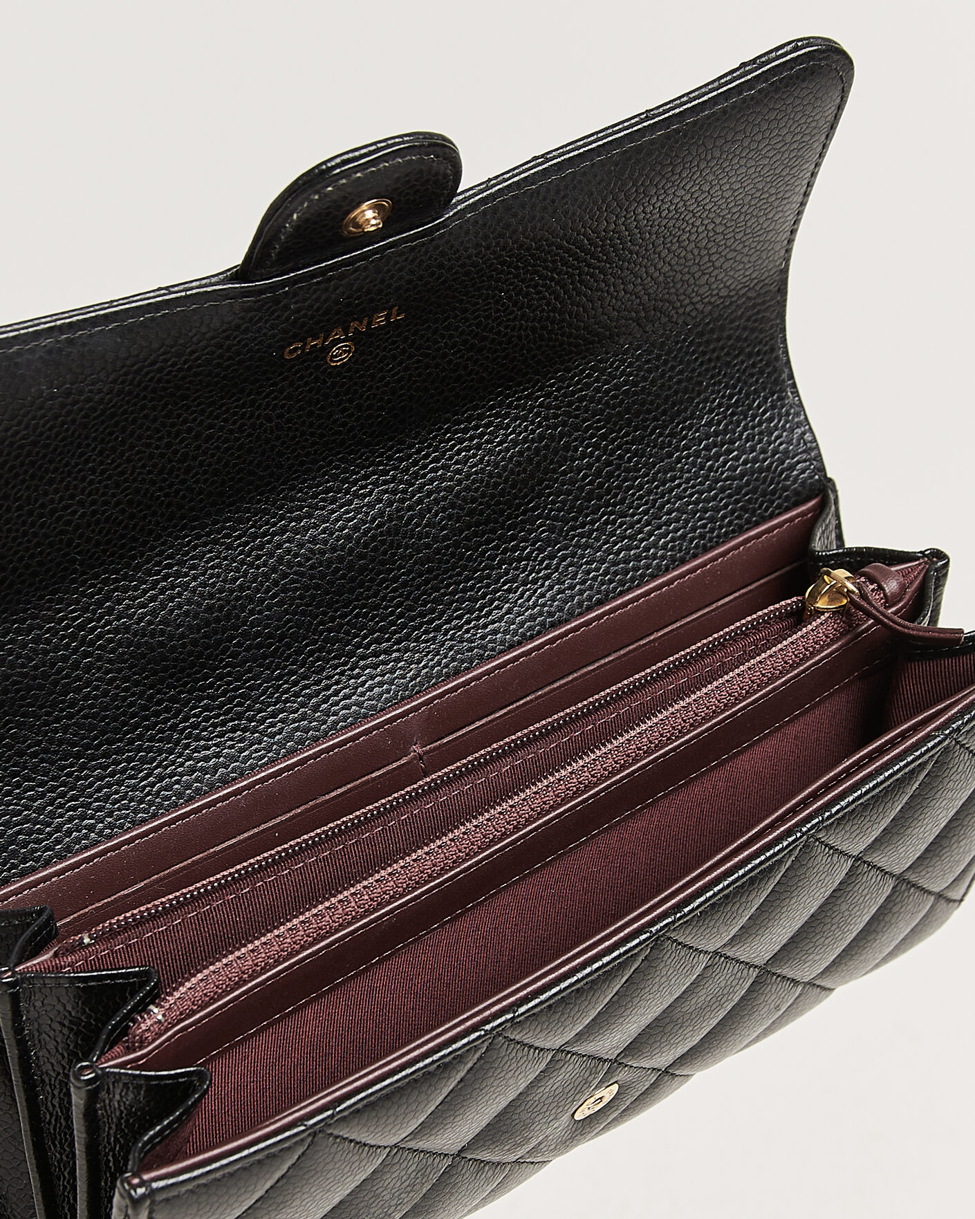 Heren | Pre-Owned & Vintage Bags | Chanel Pre-Owned | Classic  Long Flap Wallet Caviar Leather Black