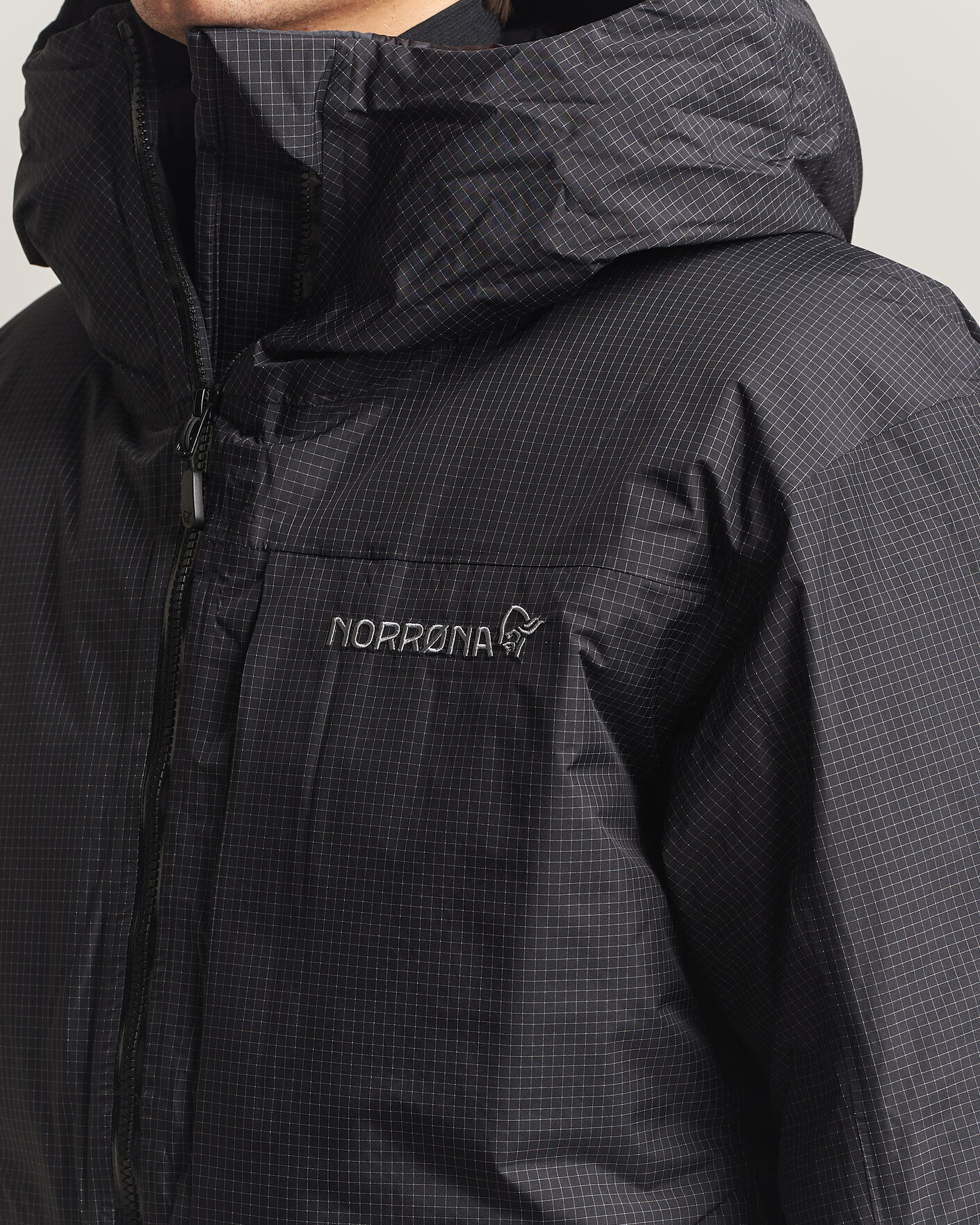 Heren | Jassen | Norrøna | Trollveggen dri2 Down 800 Zip Hood Caviar Black