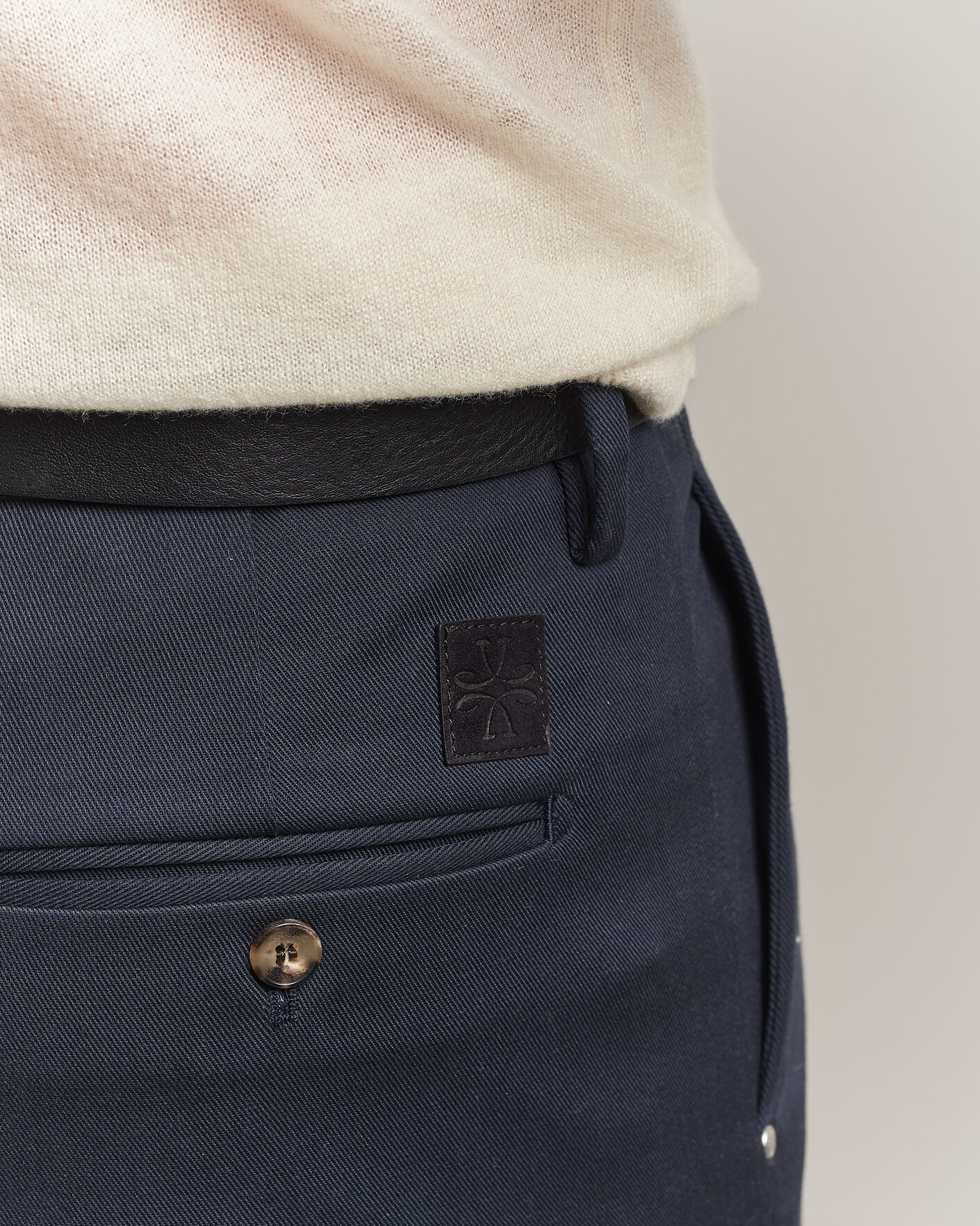 Heren | Broeken | Jacob Cohën | Lucas Pleated Cotton Gabardine Trousers Navy