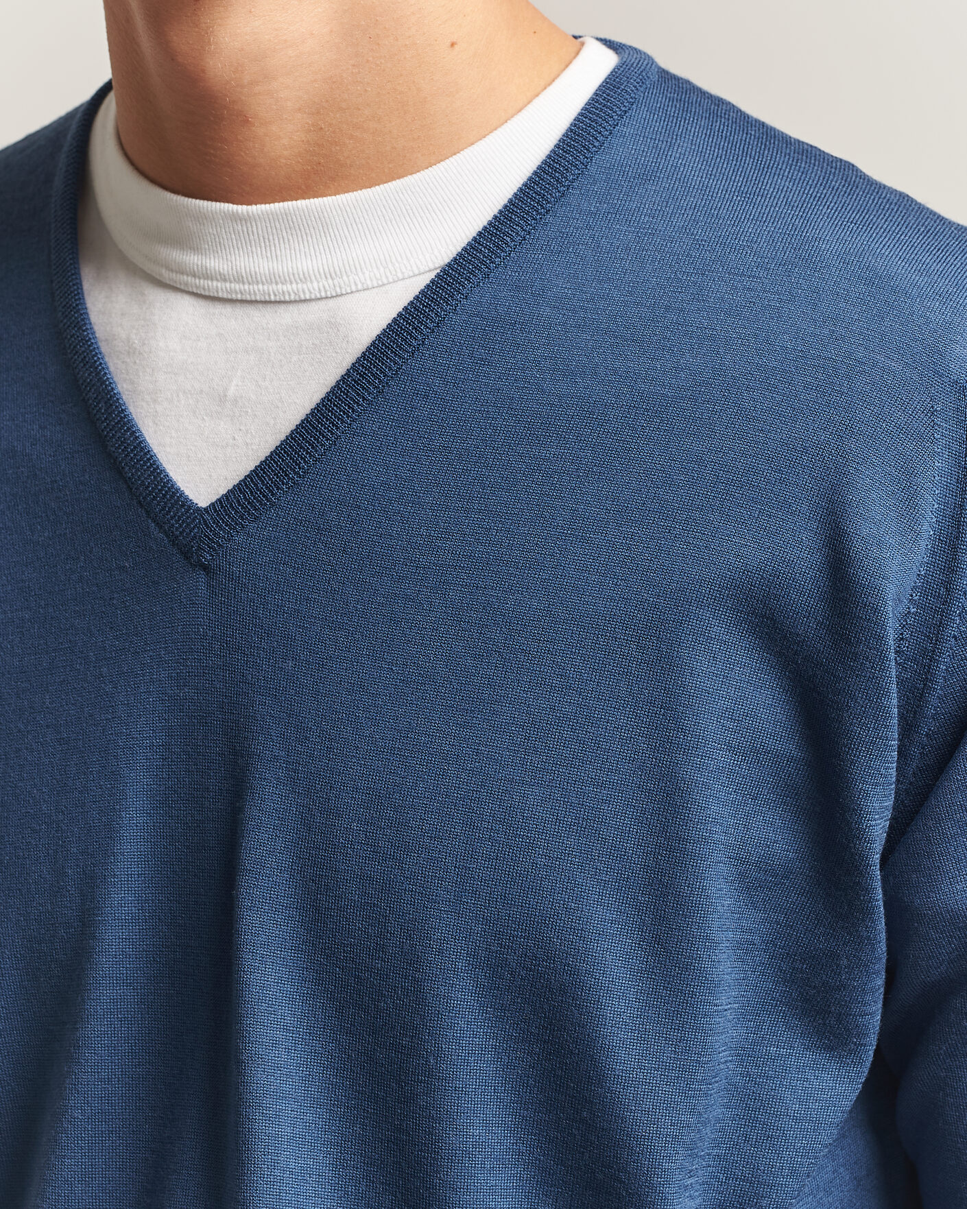 Heren | Truien | John Smedley | Bobby Extra Fine Merino V-Neck Pullover Teal Firth