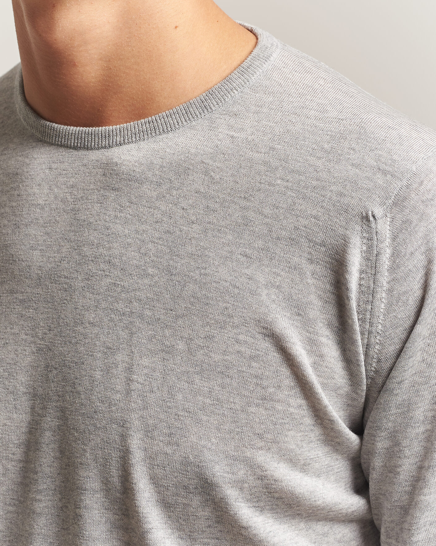 Heren | Truien | John Smedley | Lundy Extra Fine Merino Crew Neck Nimbus Grey