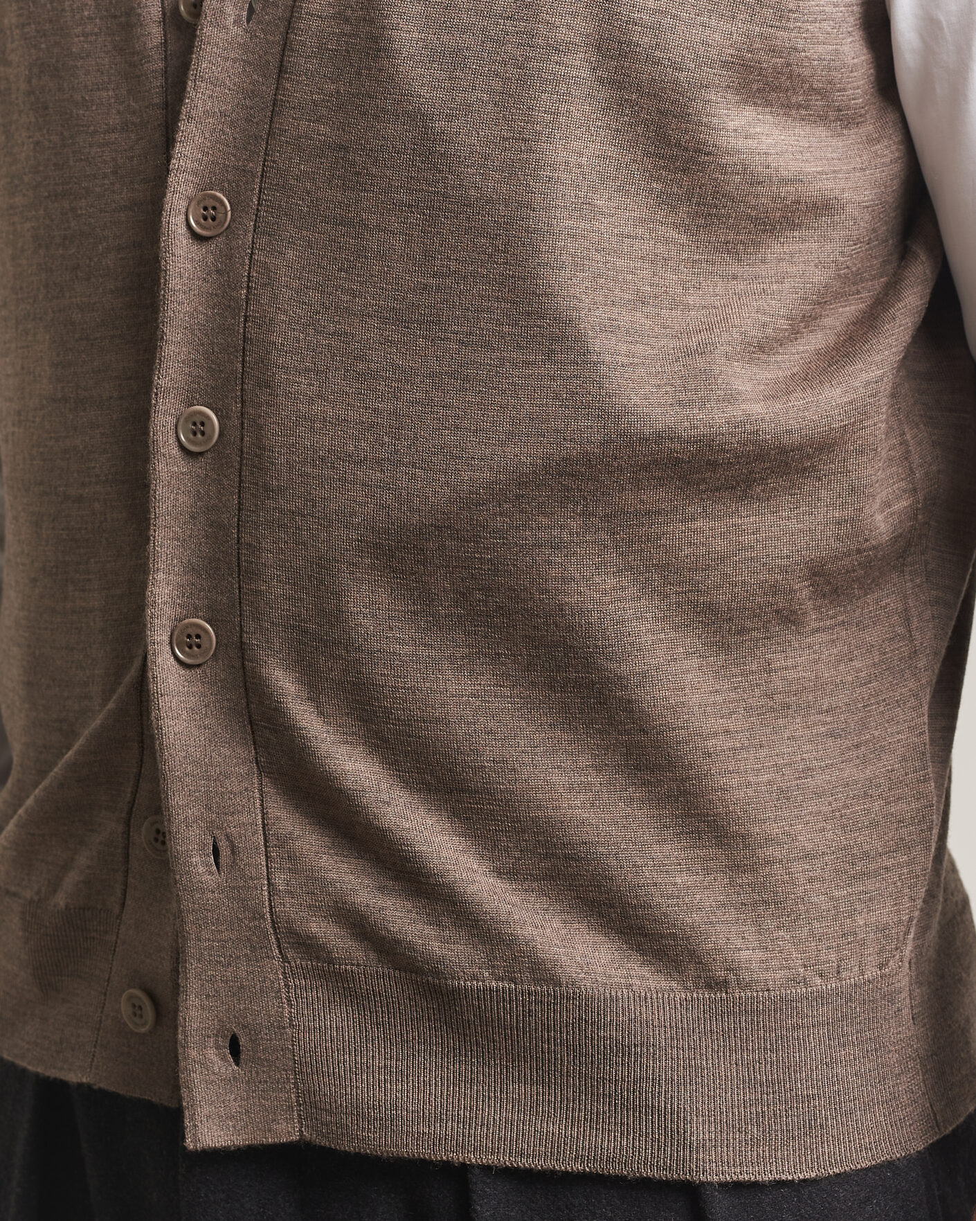 Heren | Truien | John Smedley | Bolton Extra Fine Merino Waistcoat Mushroom Brown