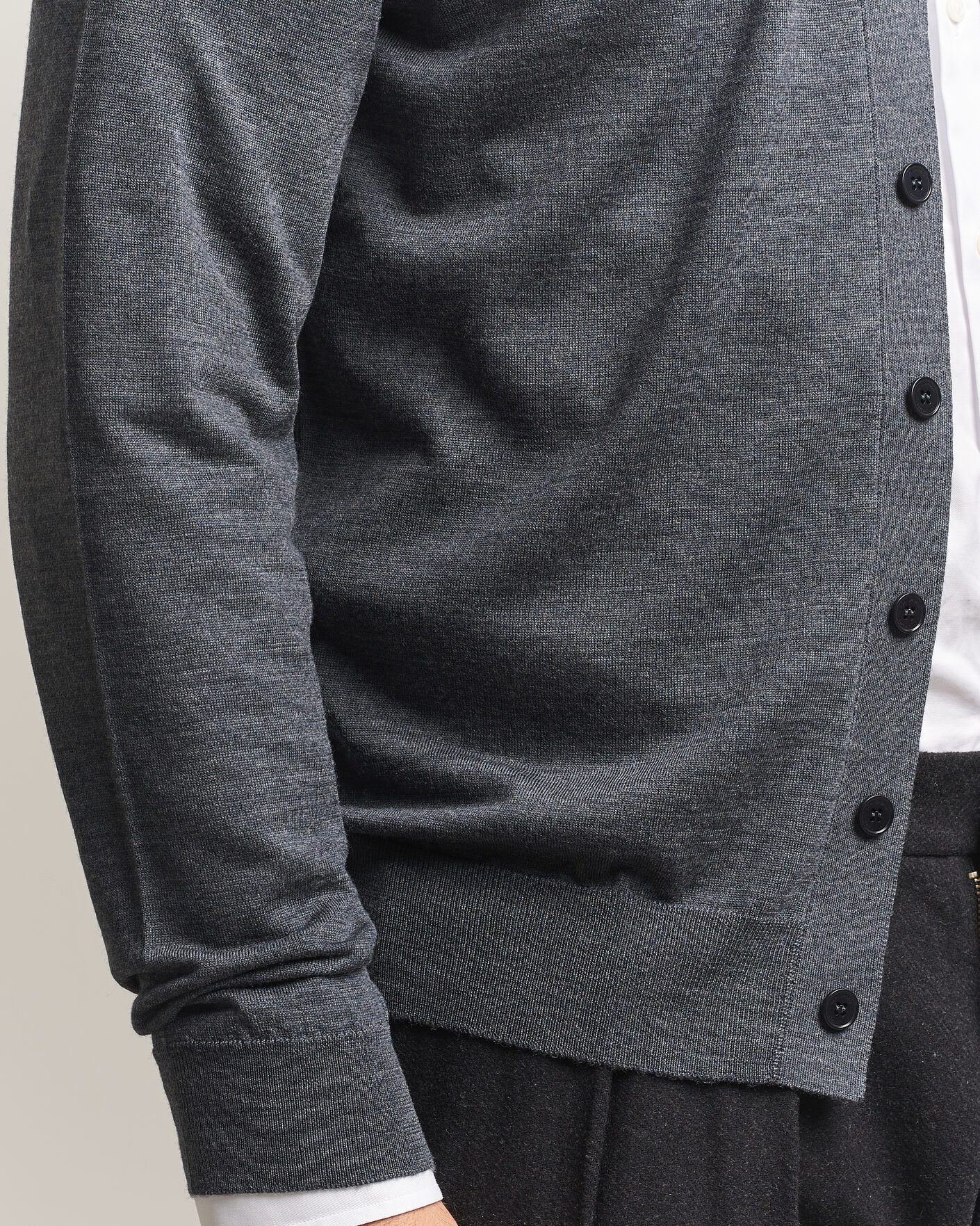 Heren | Truien | John Smedley | Bradrick Extra Fine Merino Cardigan Charcoal
