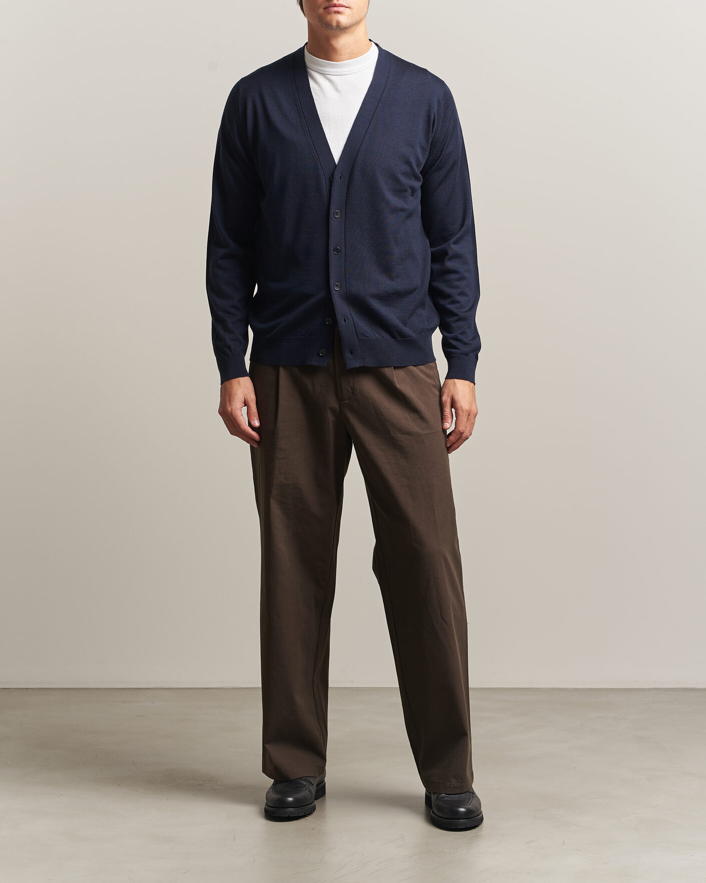 Heren | Truien | John Smedley | Bradrick Extra Fine Merino Cardigan Midnight