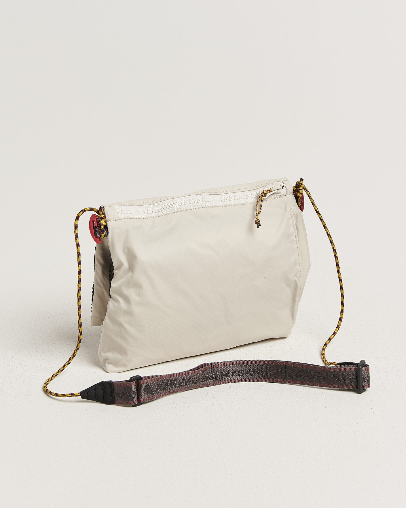 Heren | Tassen | Klättermusen | Algir Foldover Bag Putty Grey