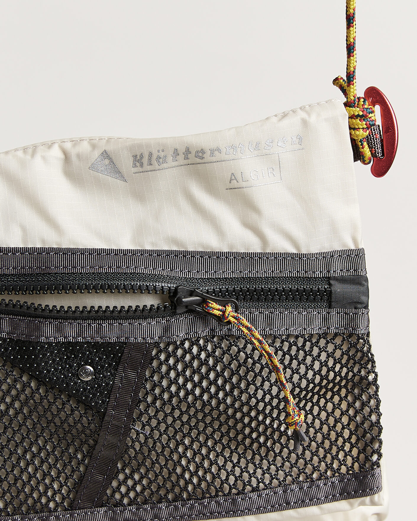 Heren | Tassen | Klättermusen | Algir Foldover Bag Putty Grey