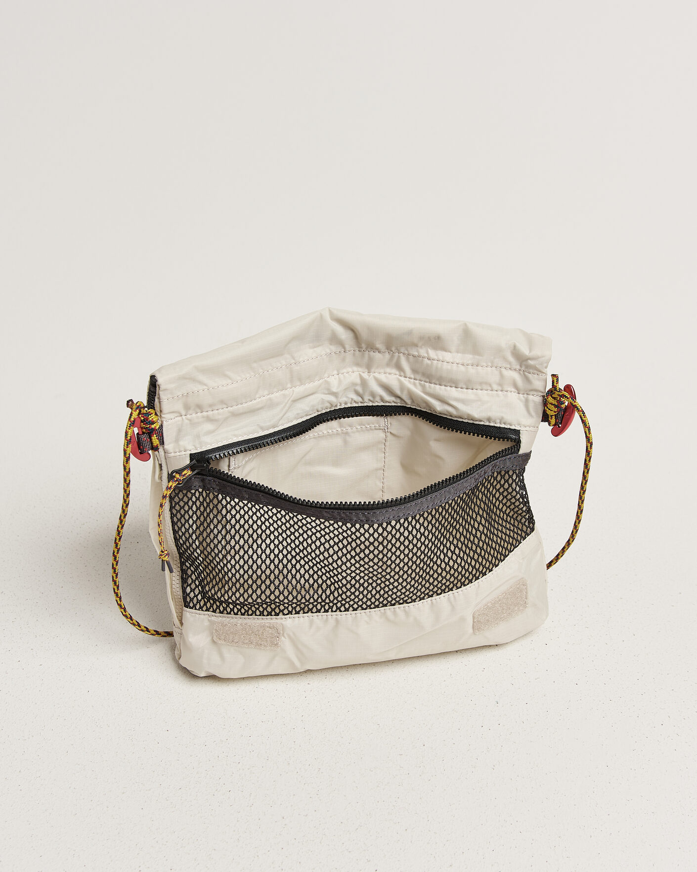 Heren | Tassen | Klättermusen | Algir Foldover Bag Putty Grey