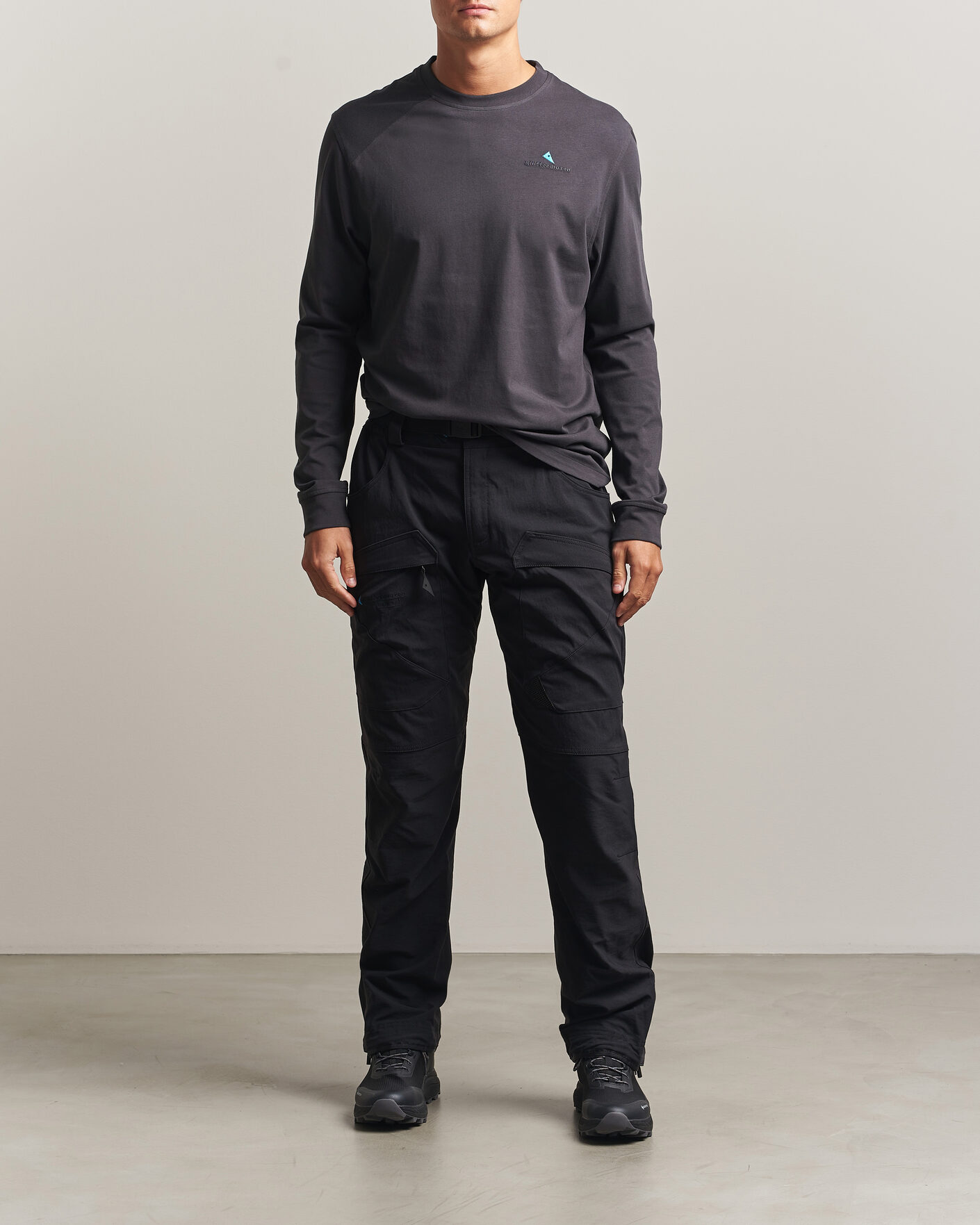 Heren | T-shirts | Klättermusen | Root Long Sleeve Logo T-Shirt Raven