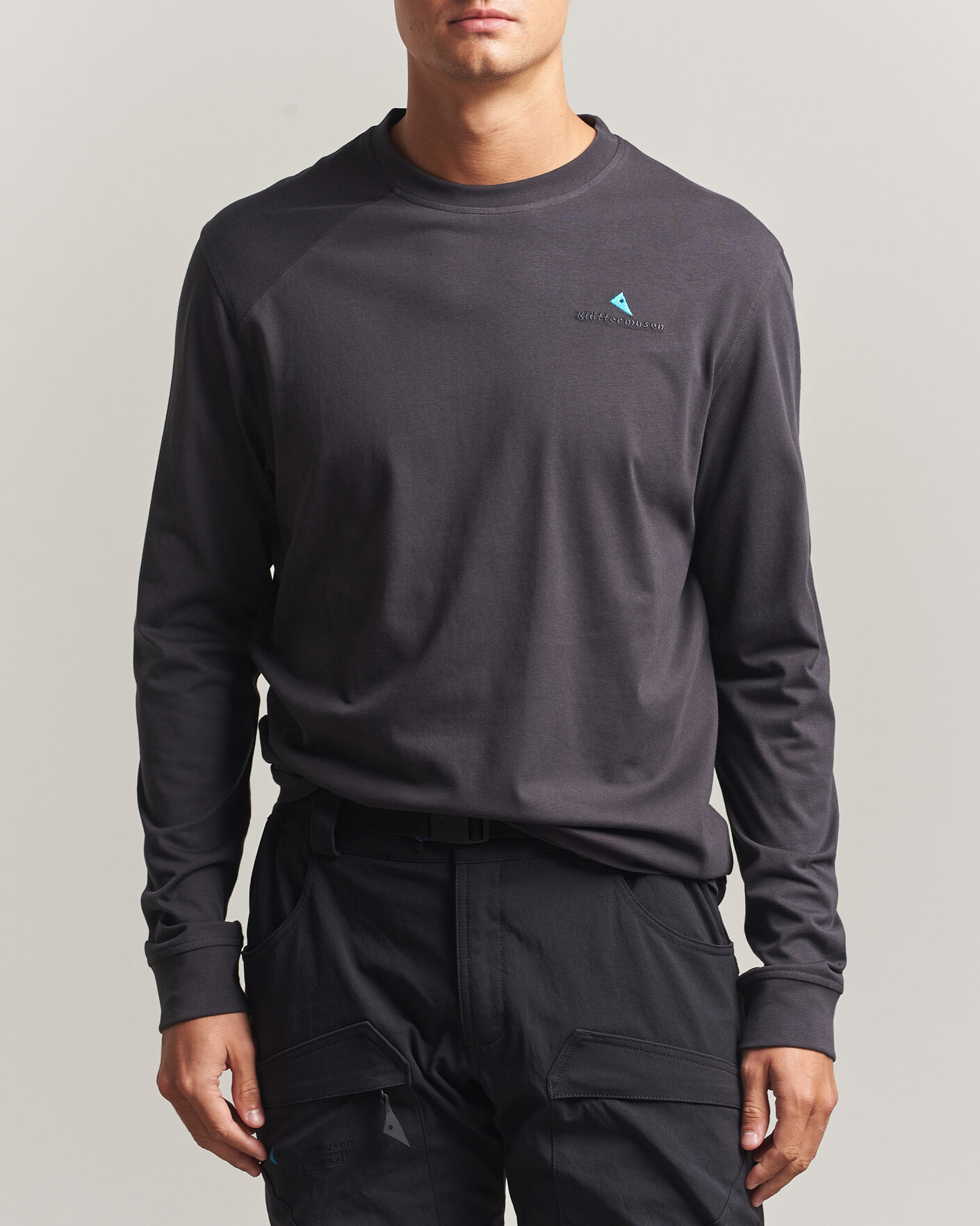 Heren | T-shirts | Klättermusen | Root Long Sleeve Logo T-Shirt Raven