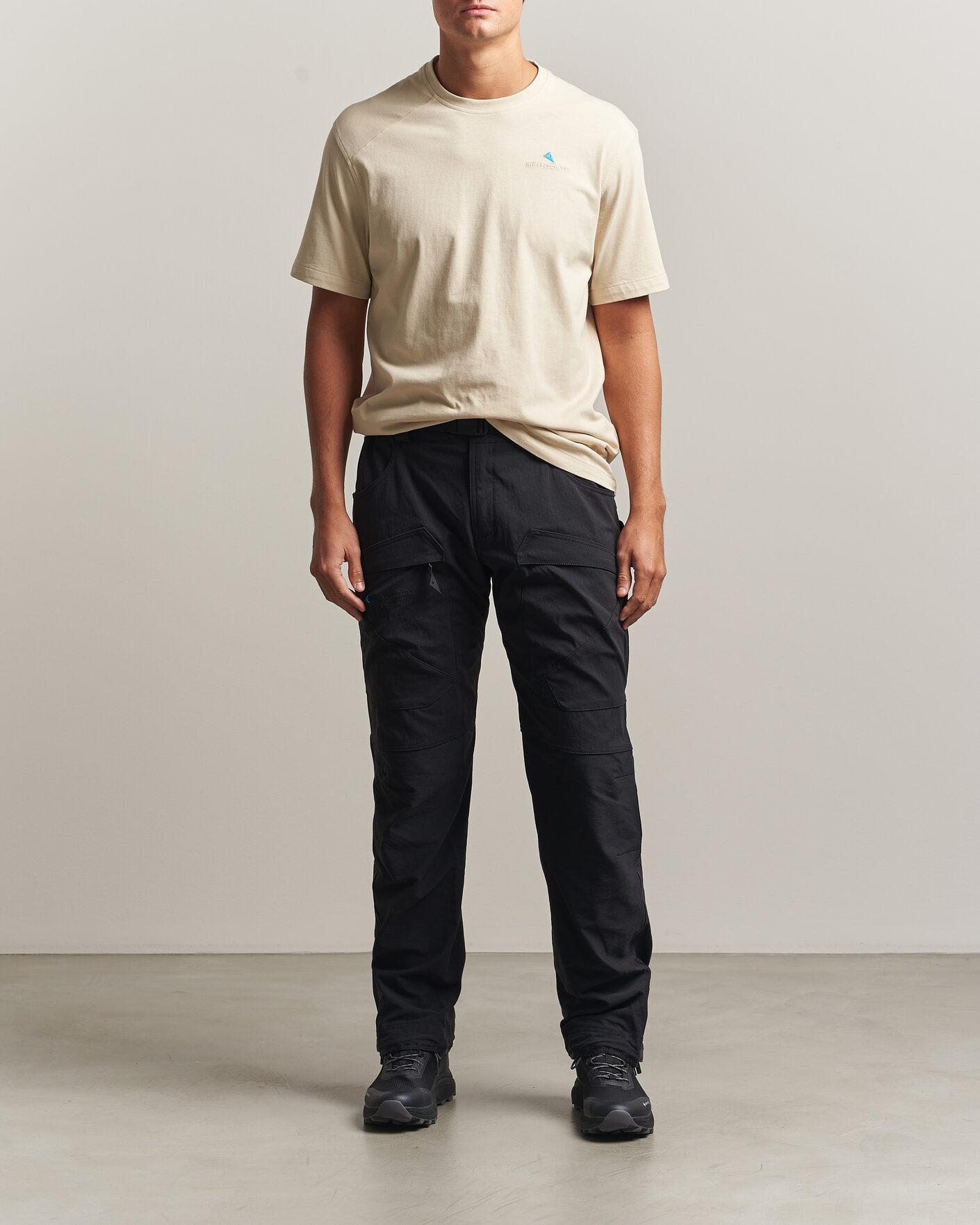 Heren | T-shirts | Klättermusen | Root Logo T-Shirt Clay