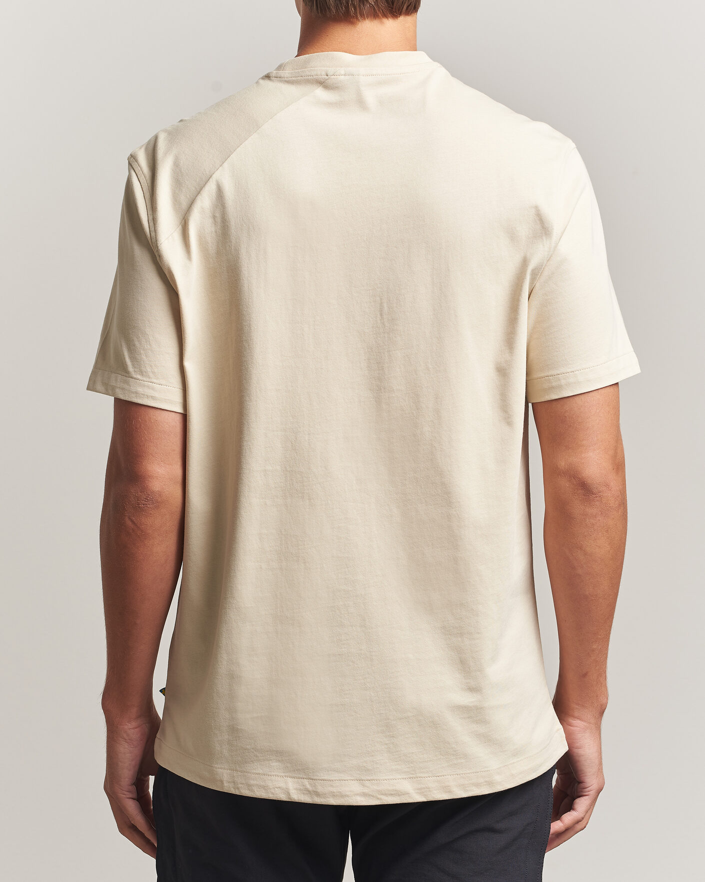 Heren | T-shirts | Klättermusen | Root Logo T-Shirt Clay