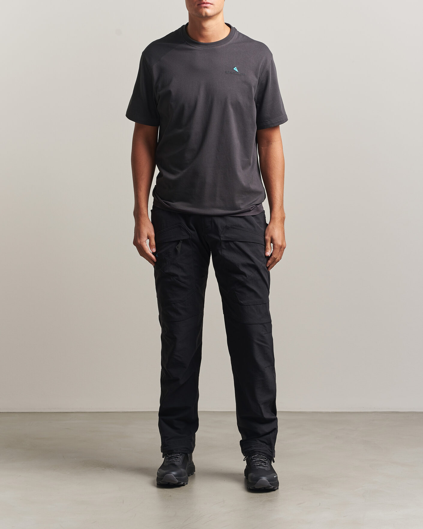 Heren | T-shirts | Klättermusen | Root Logo T-Shirt Raven