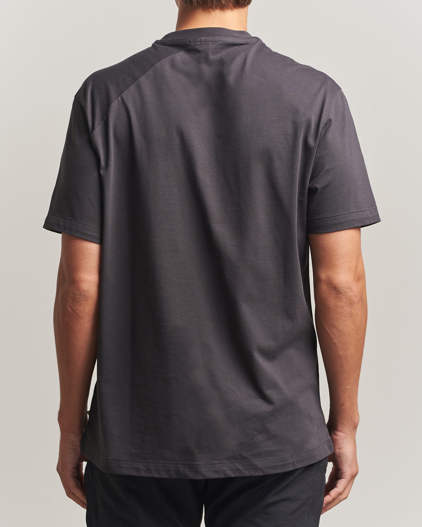 Heren | T-shirts | Klättermusen | Root Logo T-Shirt Raven