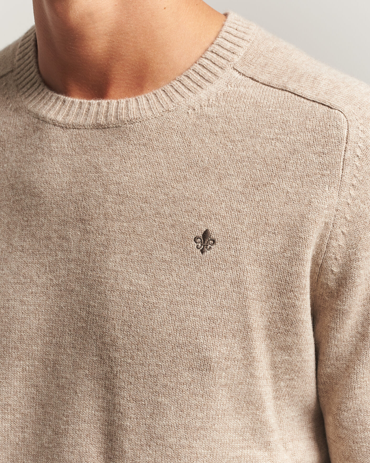 Heren | Truien | Morris | Hertford Lambswool Crew Neck Khaki