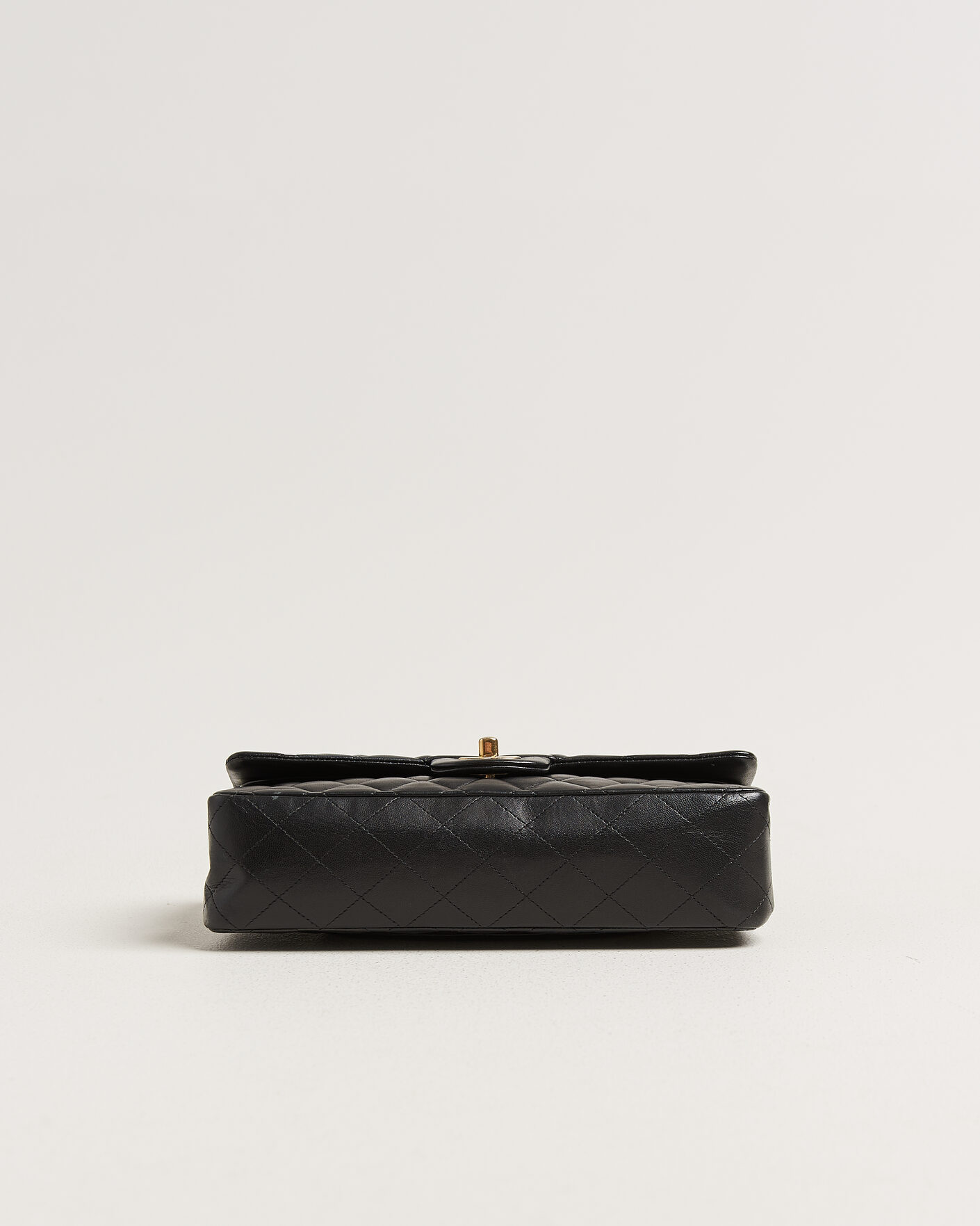Heren | Chanel Pre-Owned Classic Medium Double Flap Bag Lambskin Black | Chanel Pre-Owned | Classic Medium Double Flap Bag Lambskin Black