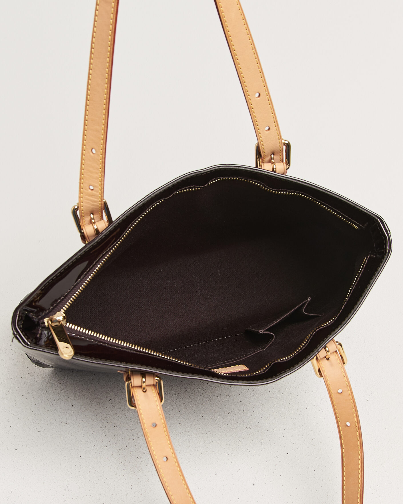 Heren | Pre-Owned & Vintage Bags | Louis Vuitton Pre-Owned | Brentwood Tote Bag Vernis Leather Burgundy
