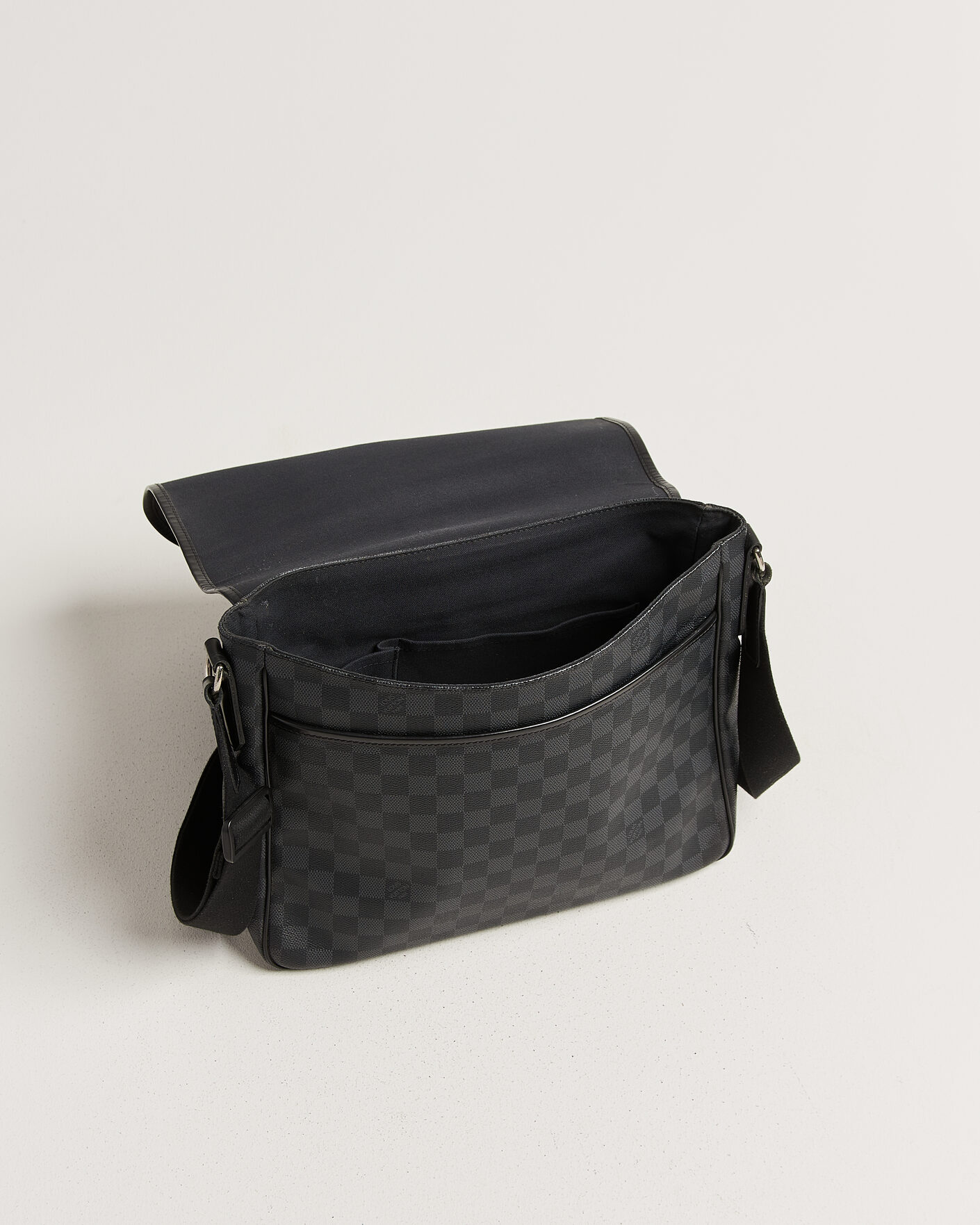 Heren | Pre-Owned & Vintage Bags | Louis Vuitton Pre-Owned | Daniel MM Shoulder Bag Damier Graphite