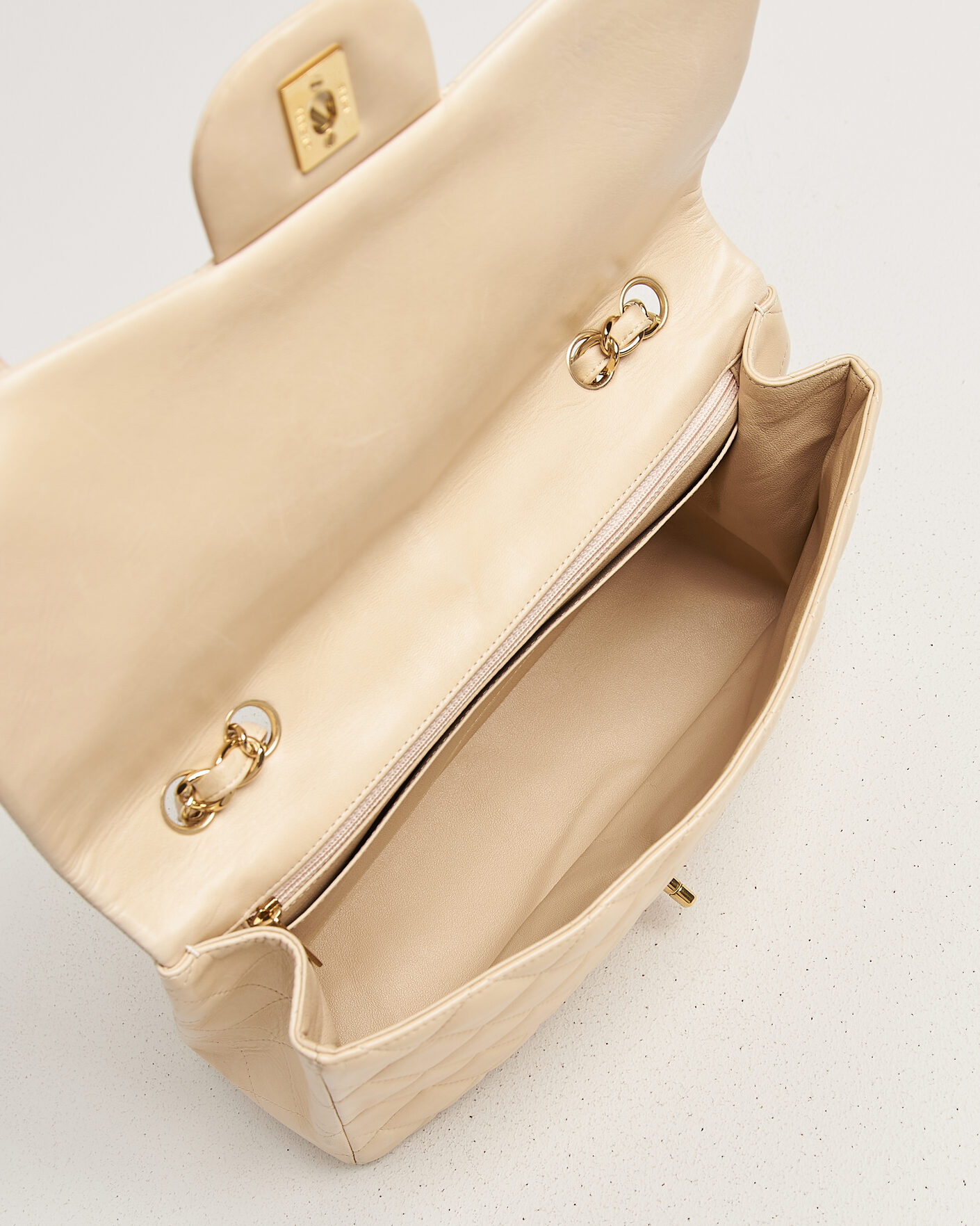 Heren | Chanel Pre-Owned Classic Jumbo Single Flap Bag Lambskin Beige | Chanel Pre-Owned | Classic Jumbo Single Flap Bag Lambskin Beige