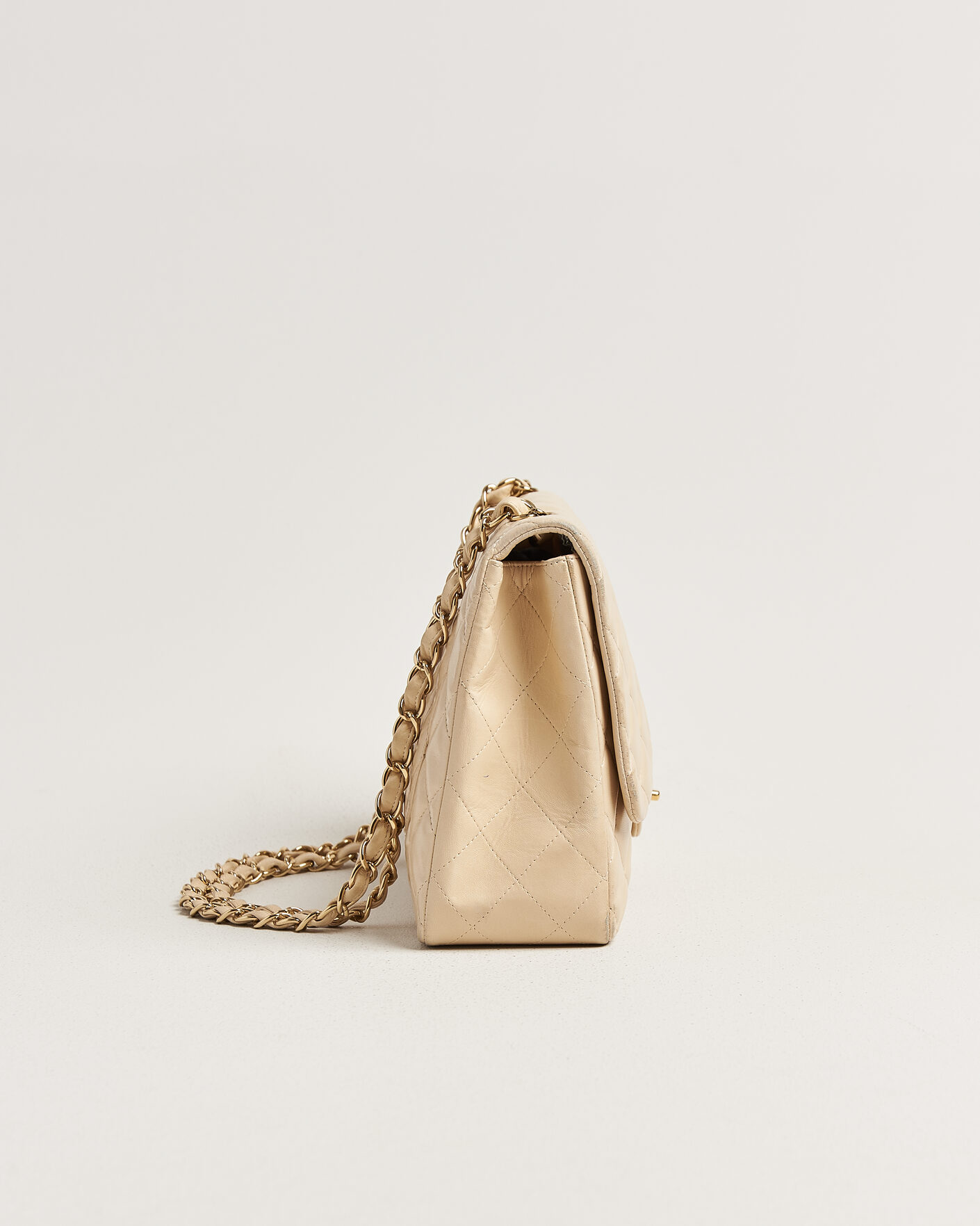 Heren | Chanel Pre-Owned Classic Jumbo Single Flap Bag Lambskin Beige | Chanel Pre-Owned | Classic Jumbo Single Flap Bag Lambskin Beige