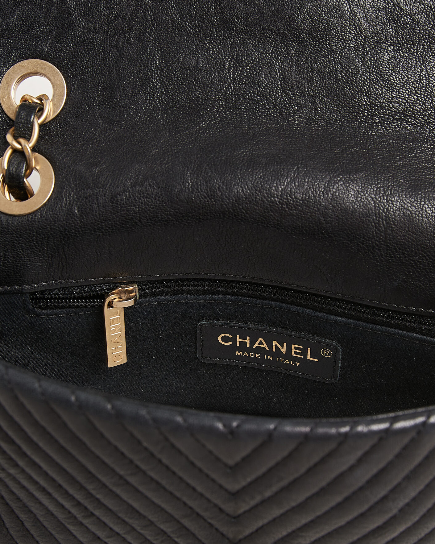 Heren | Pre-Owned & Vintage Bags | Chanel Pre-Owned | Chevron Small Flap Bag Black