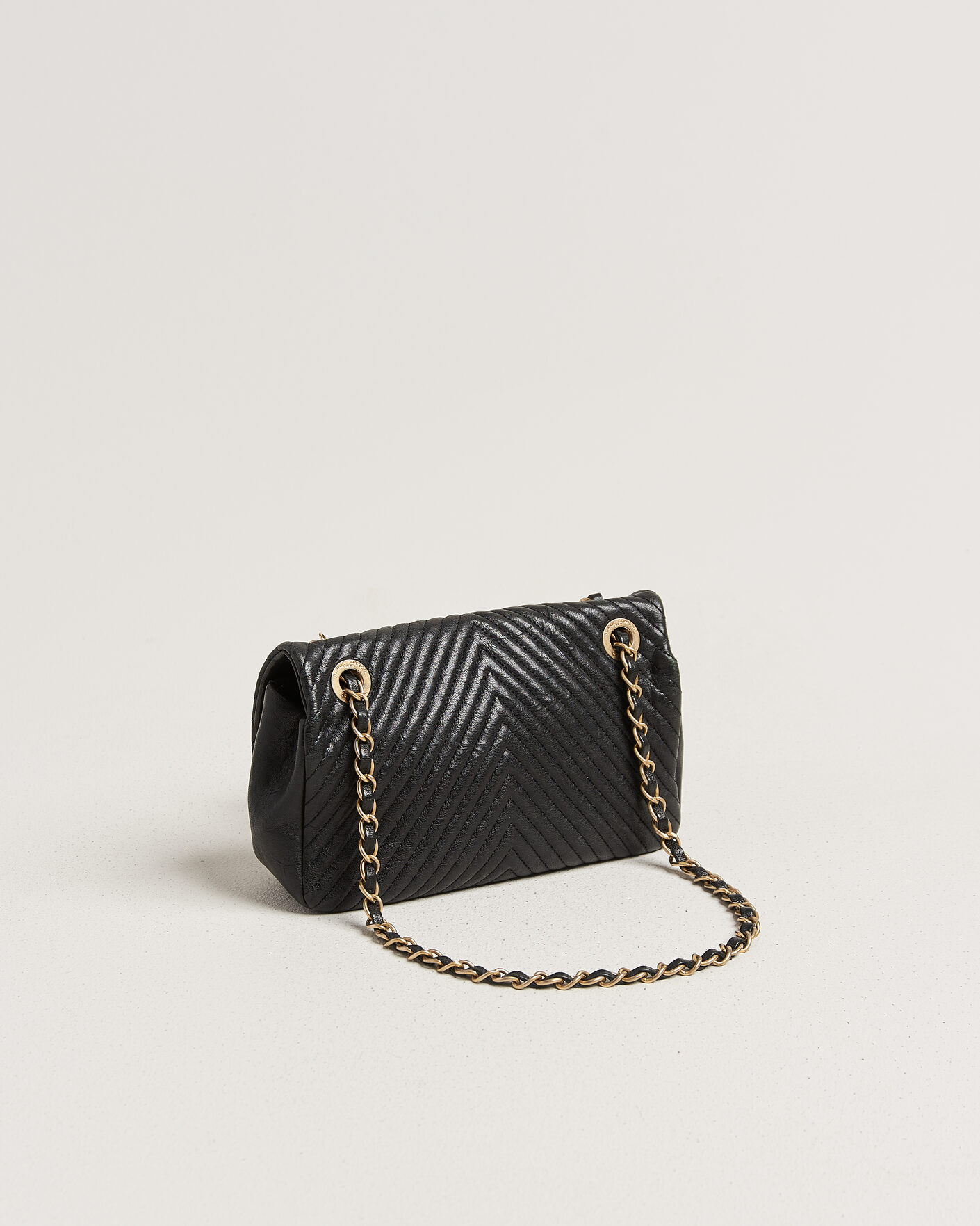 Heren | Pre-Owned & Vintage Bags | Chanel Pre-Owned | Chevron Small Flap Bag Black