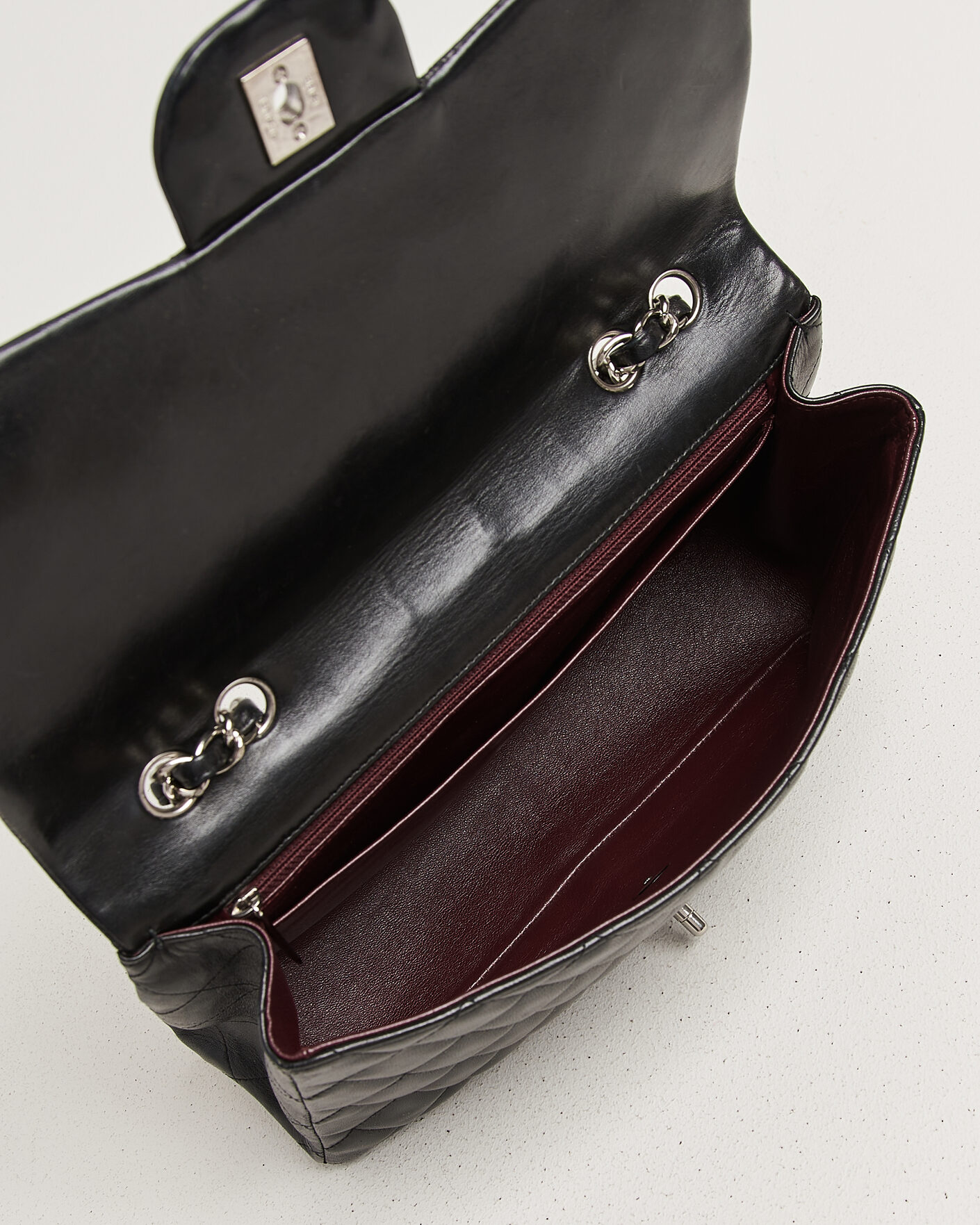 Heren | Chanel Pre-Owned Classic Jumbo Single Flap Bag Lambskin Black | Chanel Pre-Owned | Classic Jumbo Single Flap Bag Lambskin Black
