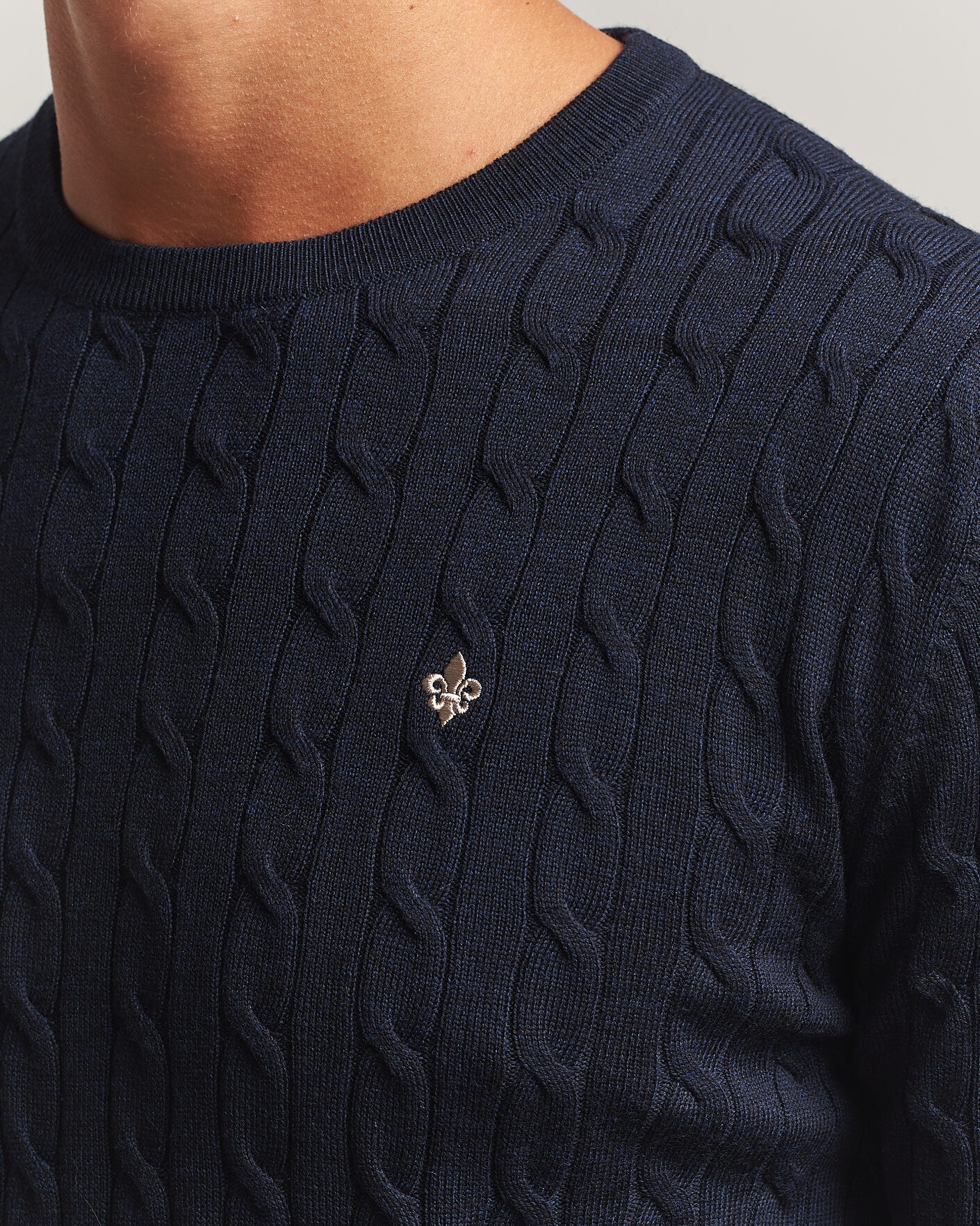 Heren | Truien | Morris | Merino Cable O-Neck Navy