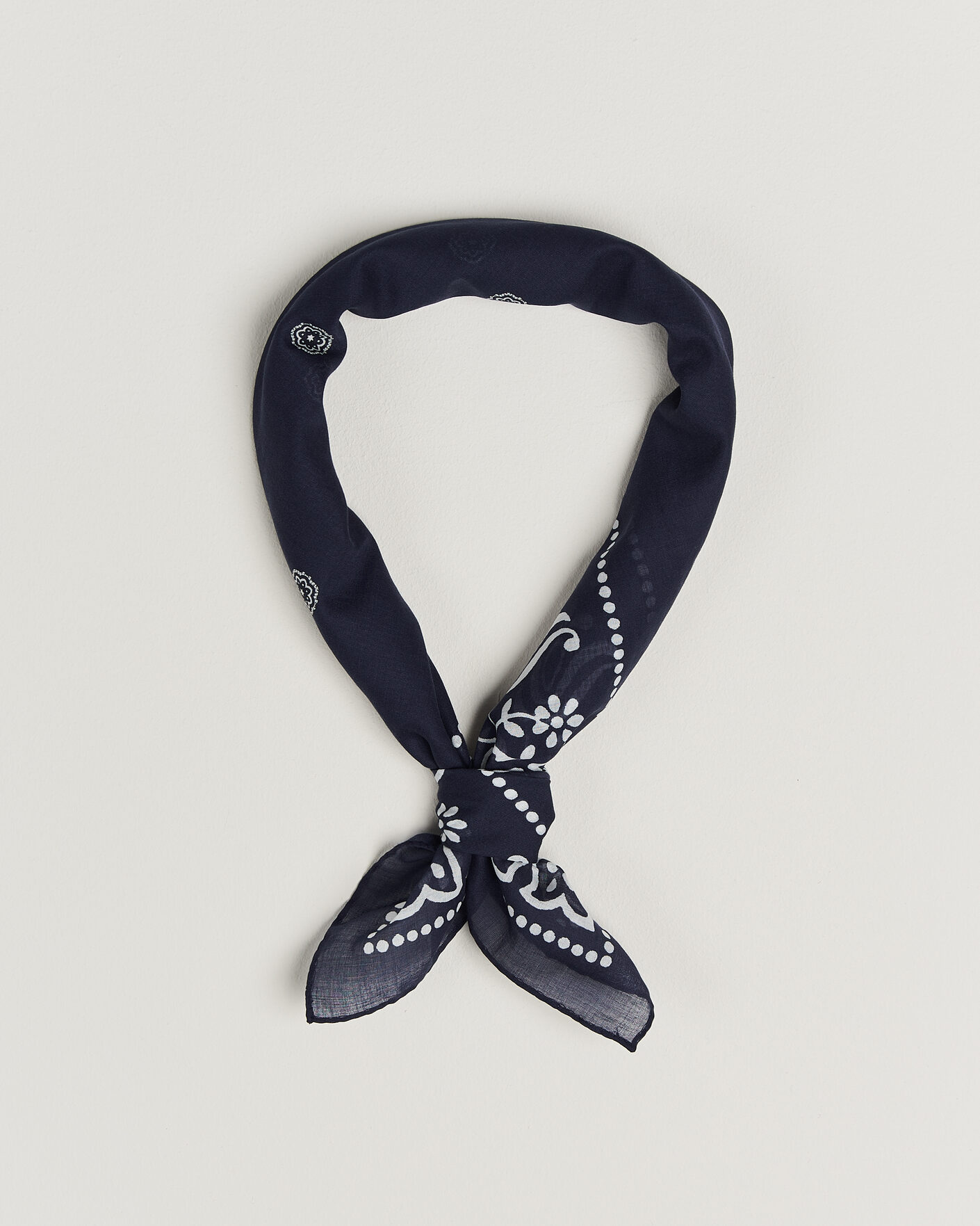 Heren | Sjaals | Amanda Christensen | Cotton Voile Printed Flower Bandana Navy