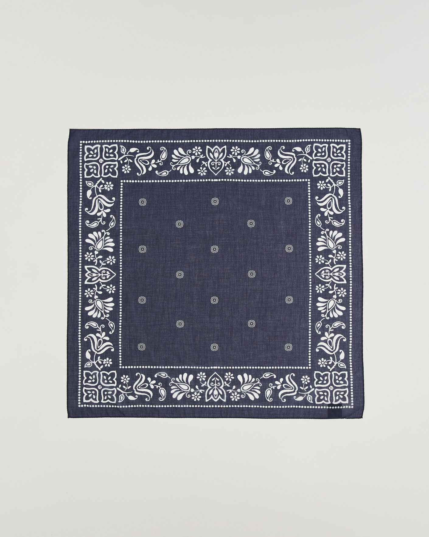 Heren | Sjaals | Amanda Christensen | Cotton Voile Printed Flower Bandana Navy