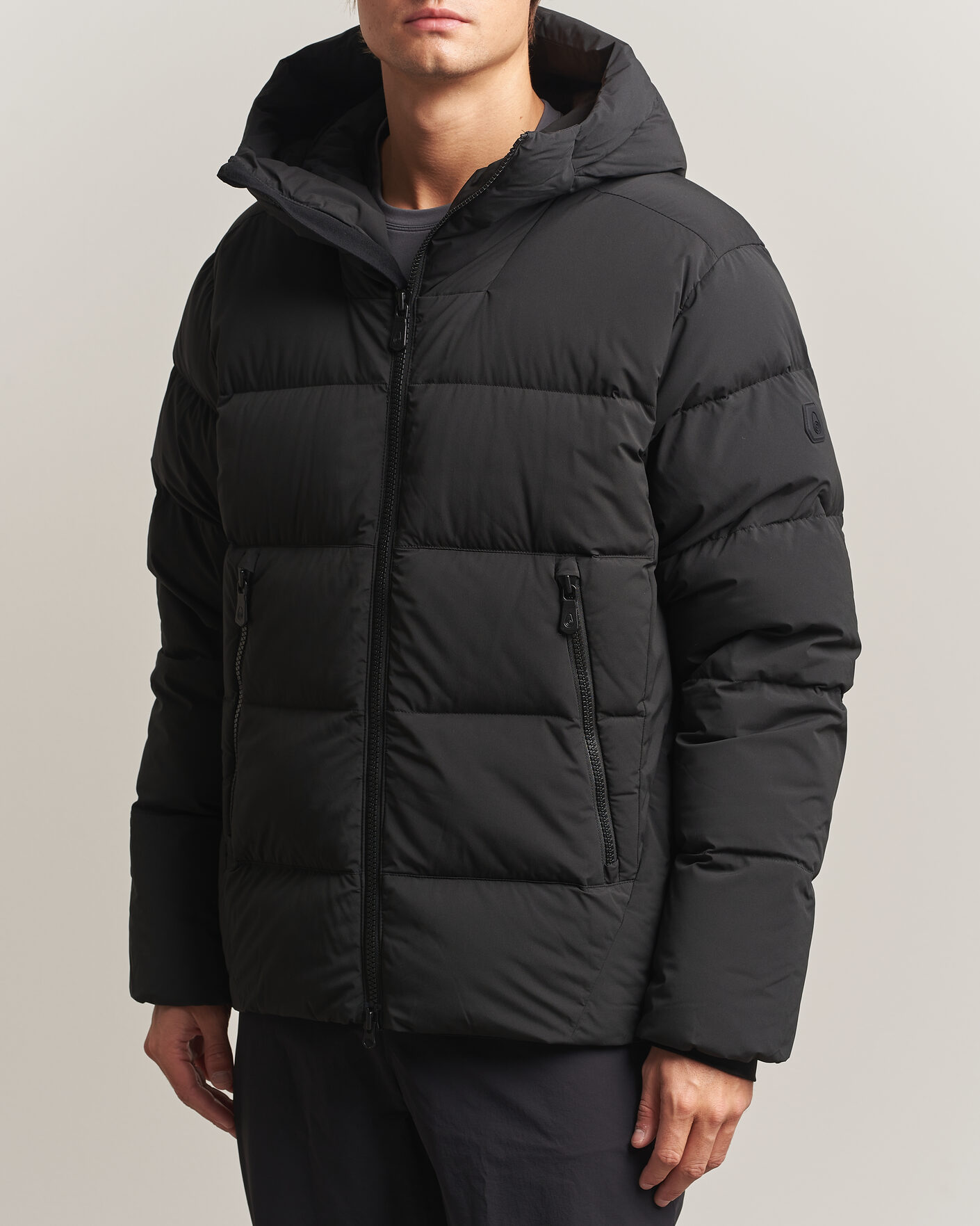 Heren | Jassen | Sail Racing | Cloud Stretch Down Hooded Jacket Carbon