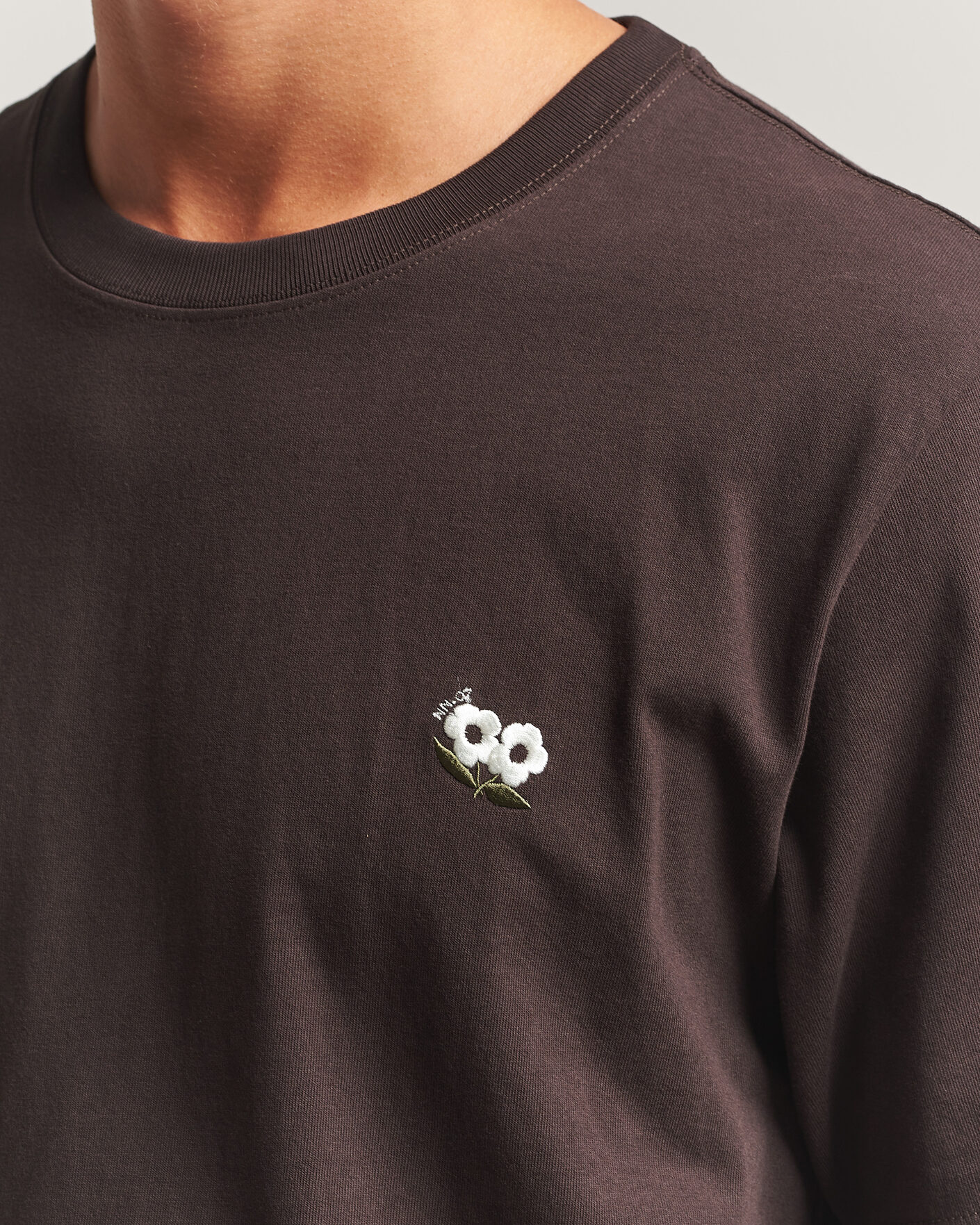 Heren | T-shirts | NN07 | Jett Embroidered Crew Neck T-Shirt Deep Truffle