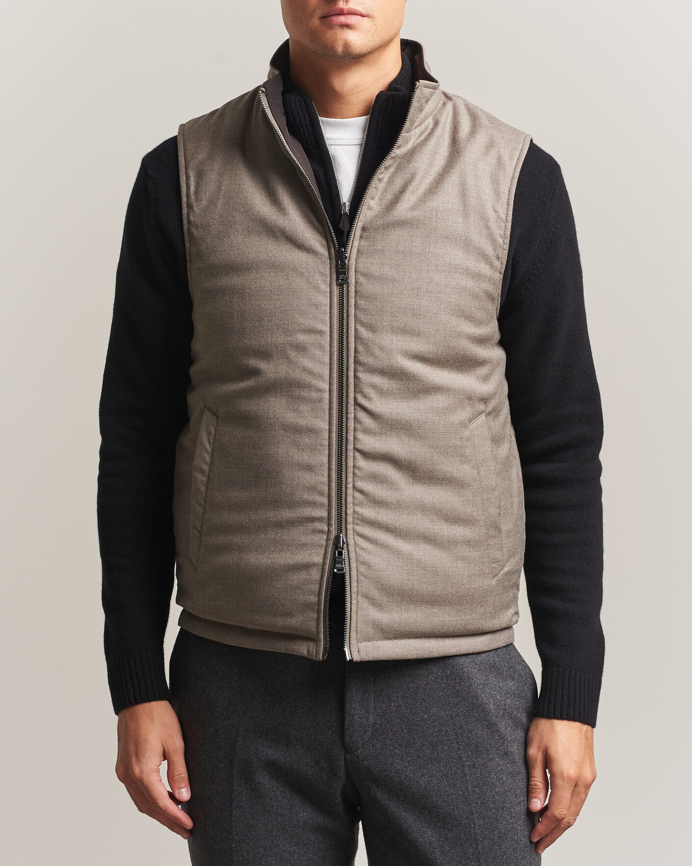 Heren | Gilets | Oscar Jacobson | Nylon/Wool Reversible Vest Taupe