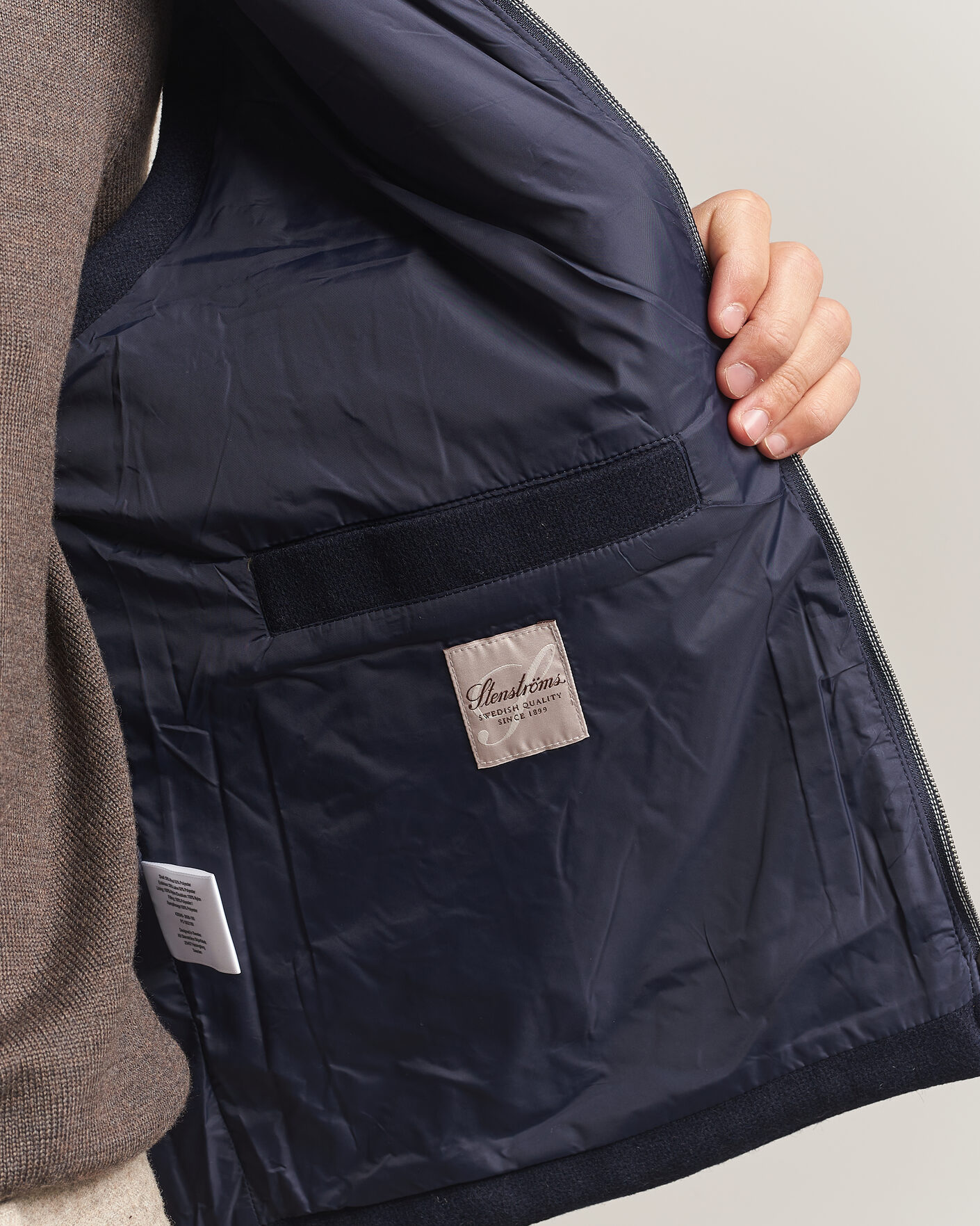 Heren | Gilets | Stenströms | Wool Alcantara Detail Light Padded Vest Navy