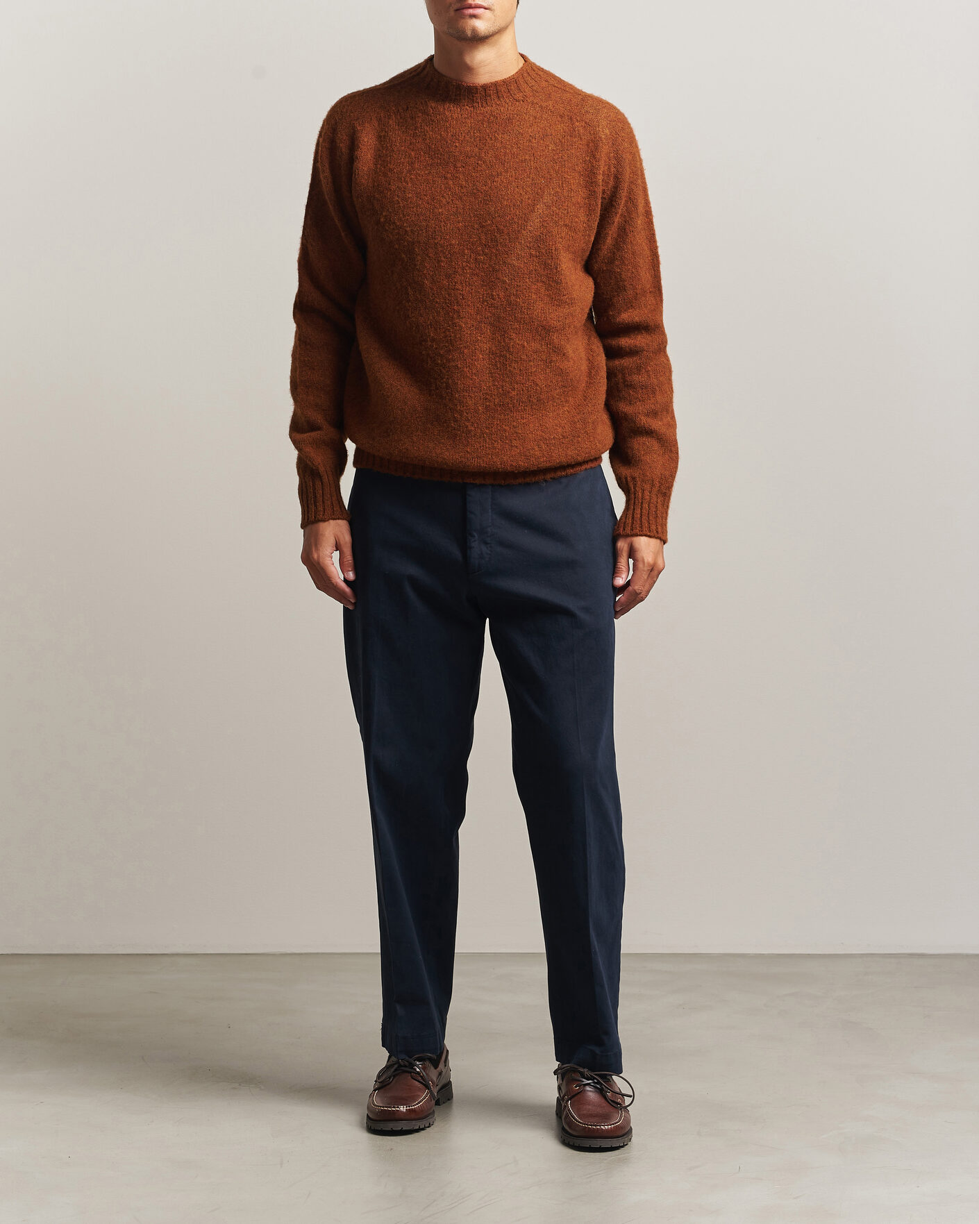 Heren | Truien | Sunspel | Brushed Shetland Crew Neck Dark Tabacco