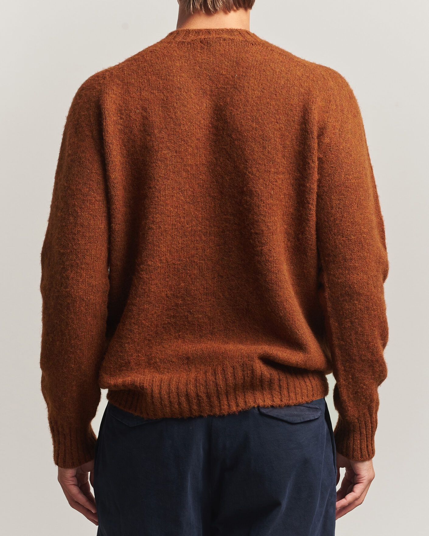 Heren | Truien | Sunspel | Brushed Shetland Crew Neck Dark Tabacco