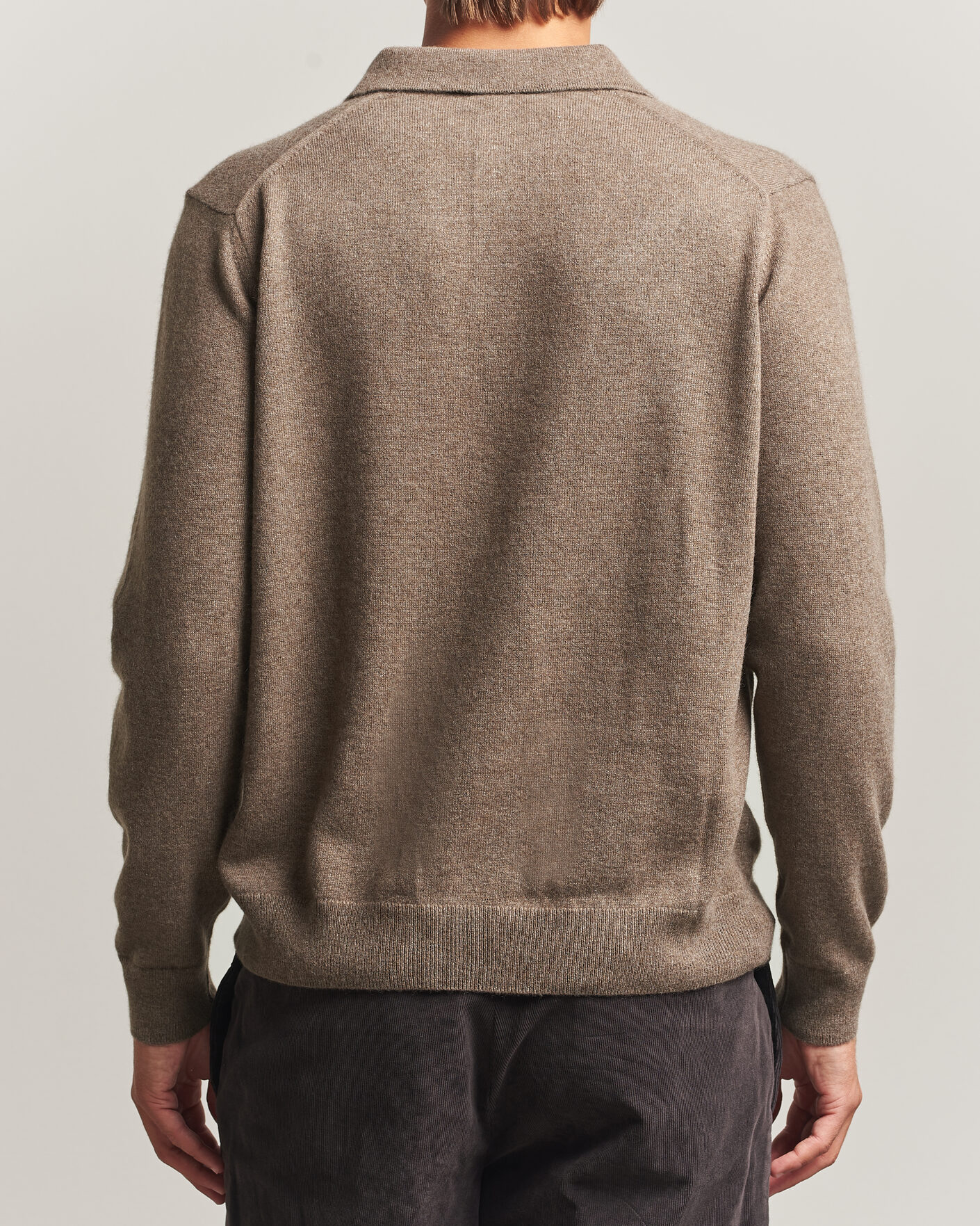 Heren | Truien | Sunspel | Cashmere Polo Taupe